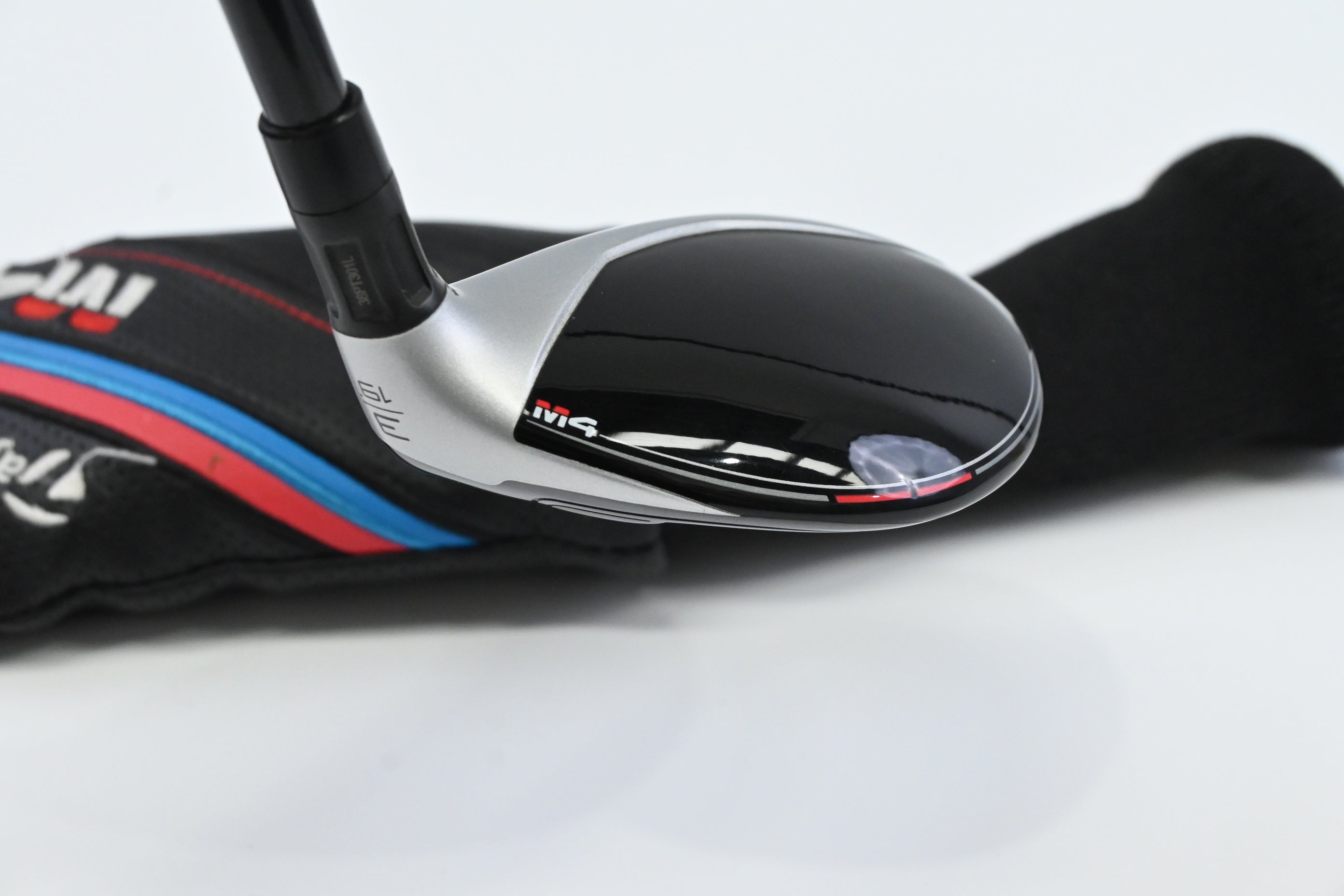 Taylormade M4 #3 Hybrid / 19 Degree / Regular Flex Fujikura Atmos Red 6 Shaft