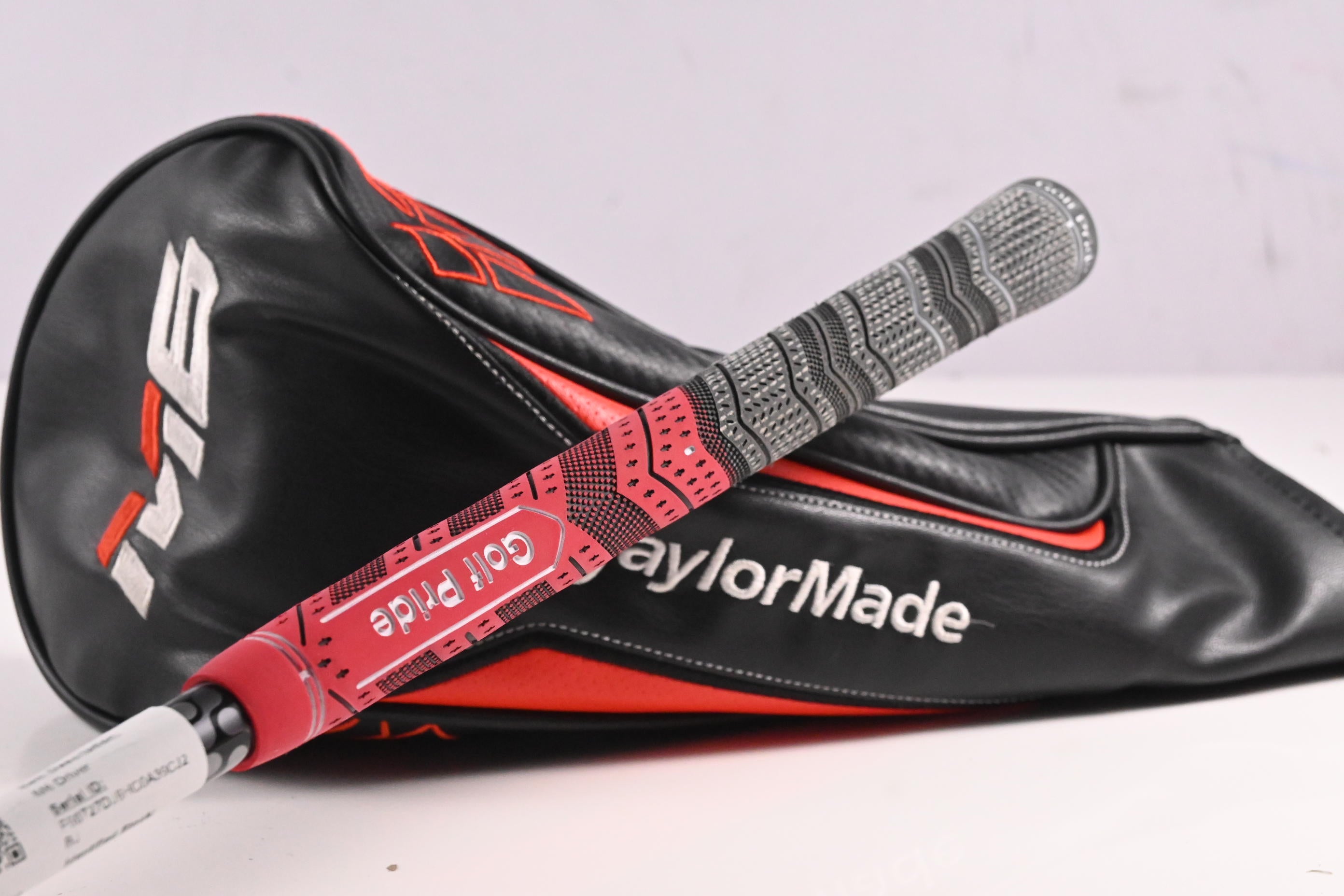 Left Hand Taylormade M6 Driver / 10.5 Degree / Regular Flex Fujikura Atmos 5 Shaft