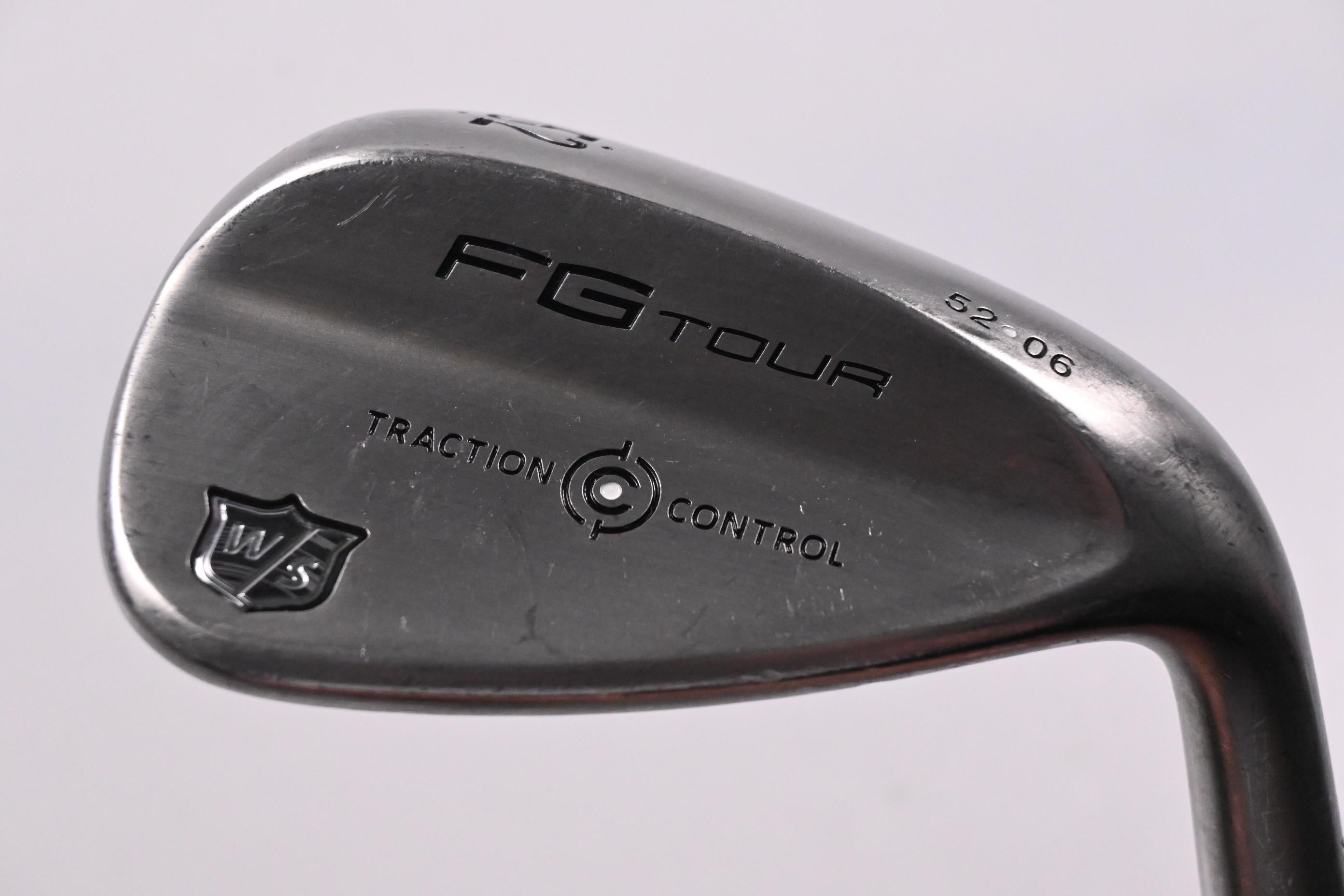 Wilson FG Tour Traction Control Gap Wedge / 52 Degree / Wedge Flex Dynamic Gold