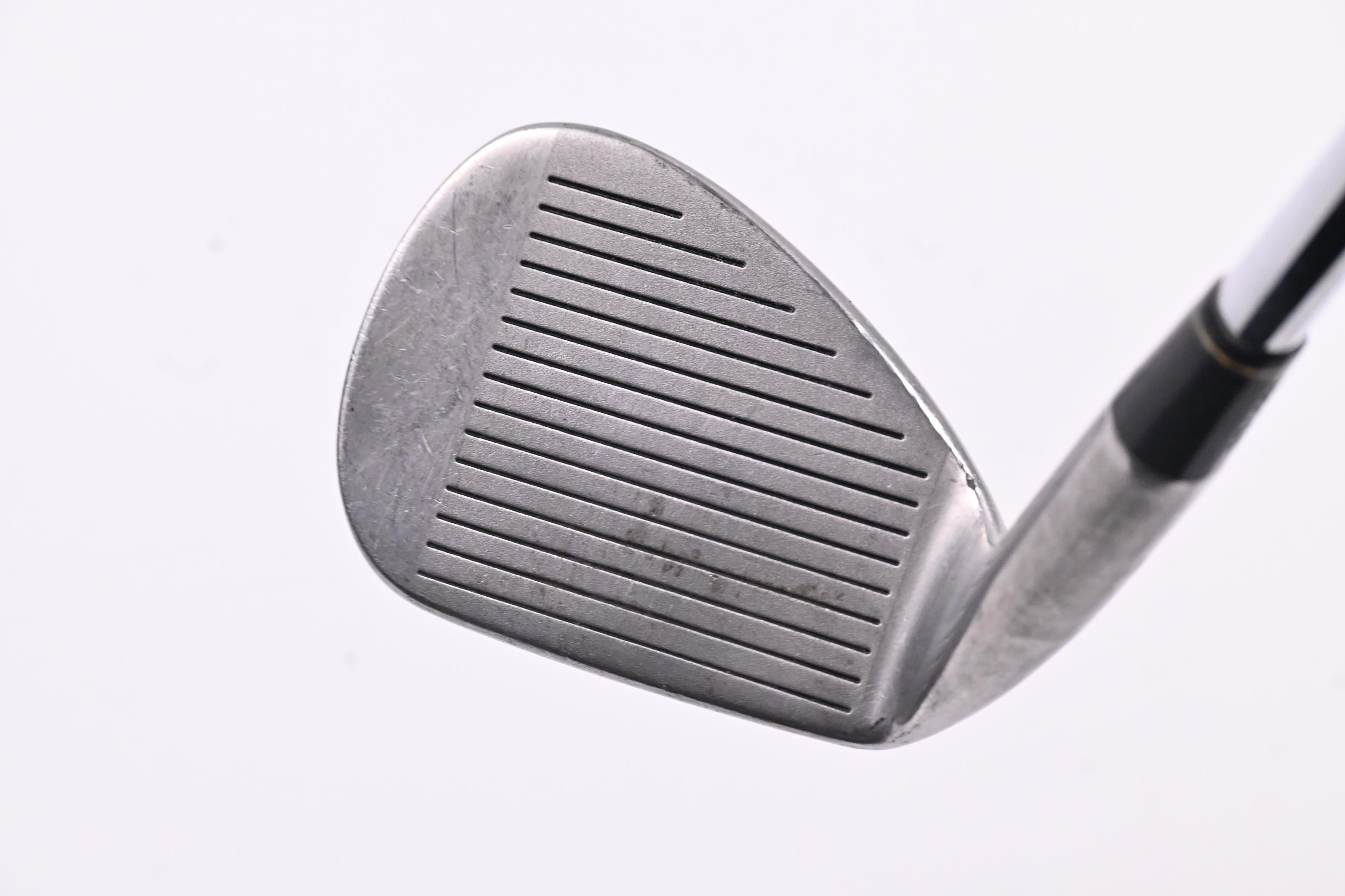 Titleist DCI 962 Pitching Wedge / 46 Degree / Regular Flex Dynamic Gold R300