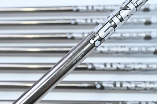 Wilson D200 Irons / 5-PW+GW+SW / Regular Flex UST Elements Chrome 59 Shafts
