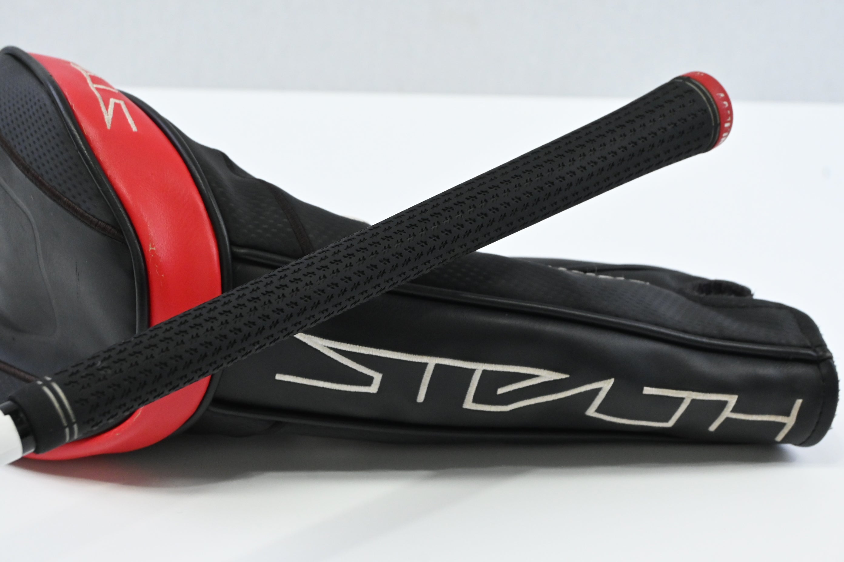 Taylormade Stealth Plus Driver / 10.5 Degree / Stiff Flex Kai'li White 60