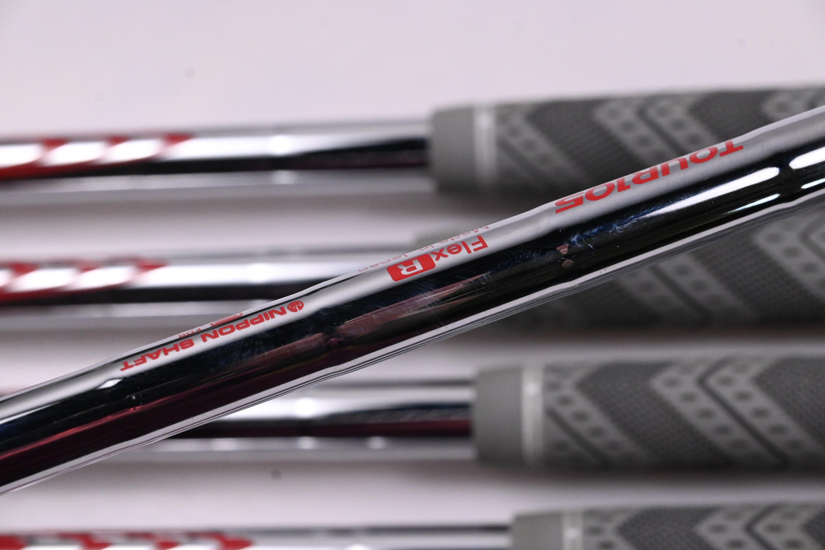 Left Hand Ping G730 Irons / 5-PW+GW+LW / Red Dot / Regular Flex NS Pro Modus 3
