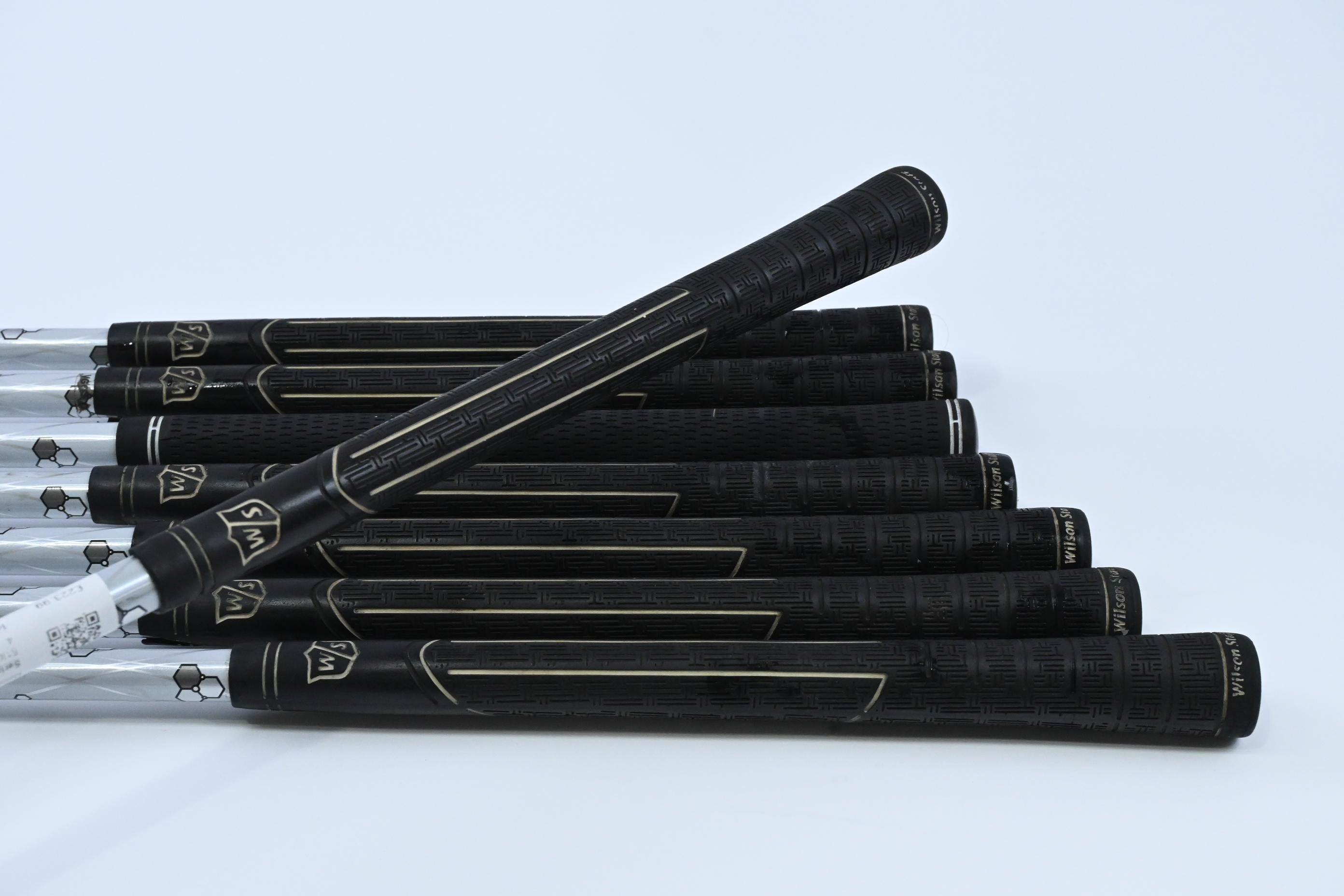 Wilson D200 Irons / 5-PW+GW+SW / Regular Flex UST Elements Chrome 59 Shafts