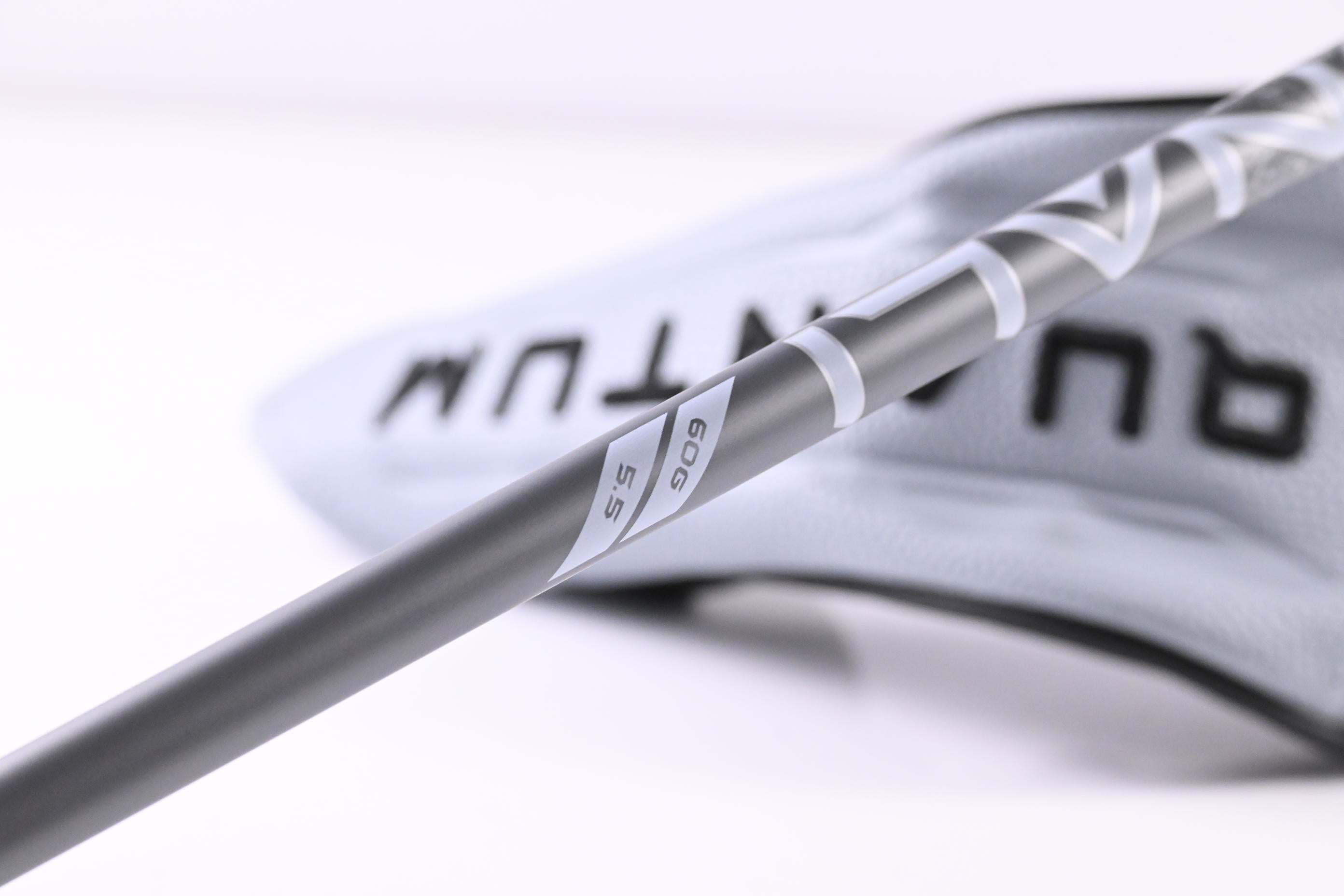 Callaway Quantum Max #4 Hybrid / 21 Degree / Regular Flex Denali Frost Silver 60