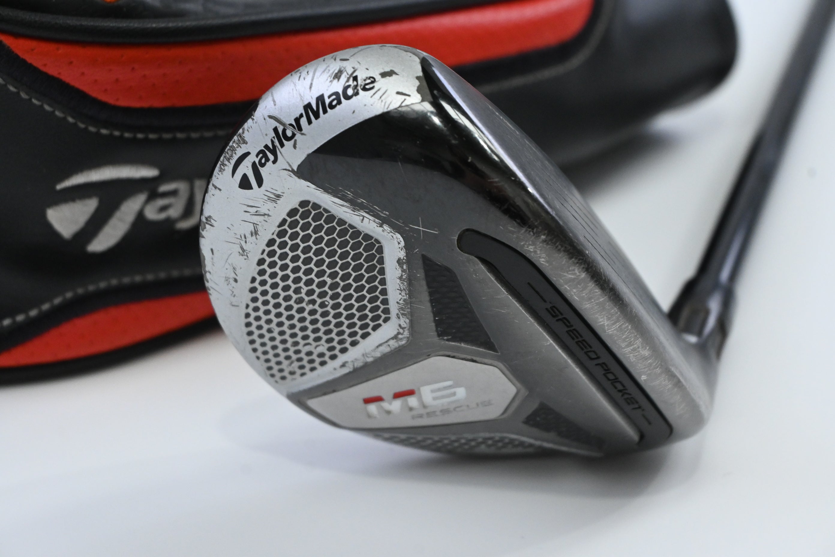 Taylormade M6 #4 Hybrid / 22 Degree / Regular Flex Fujikura Atmos Orange 6 Shaft