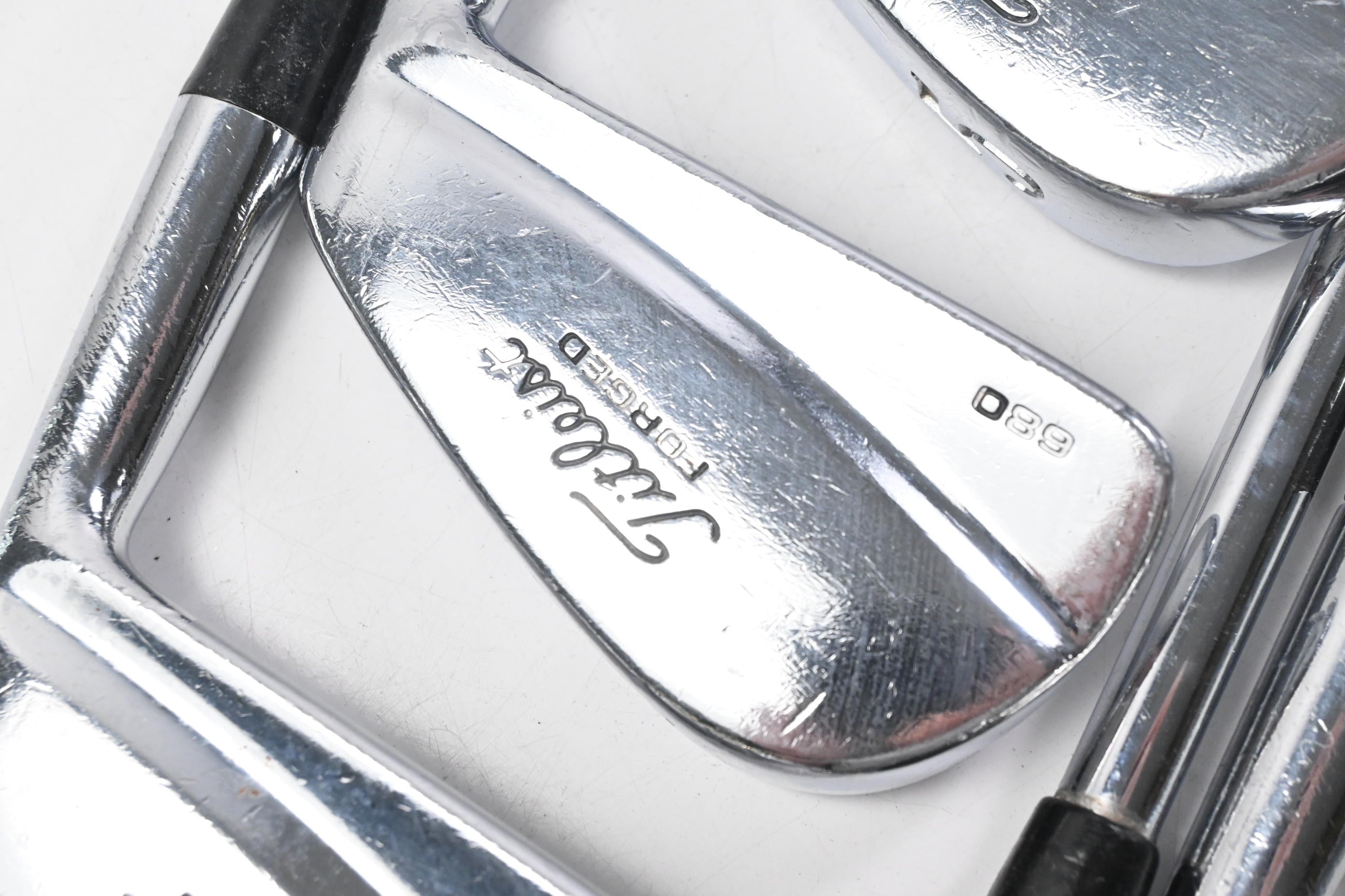 Titleist 680 Forged Irons / 3-9i / Stiff Flex Dynamic Gold SensiCore S300 Shafts