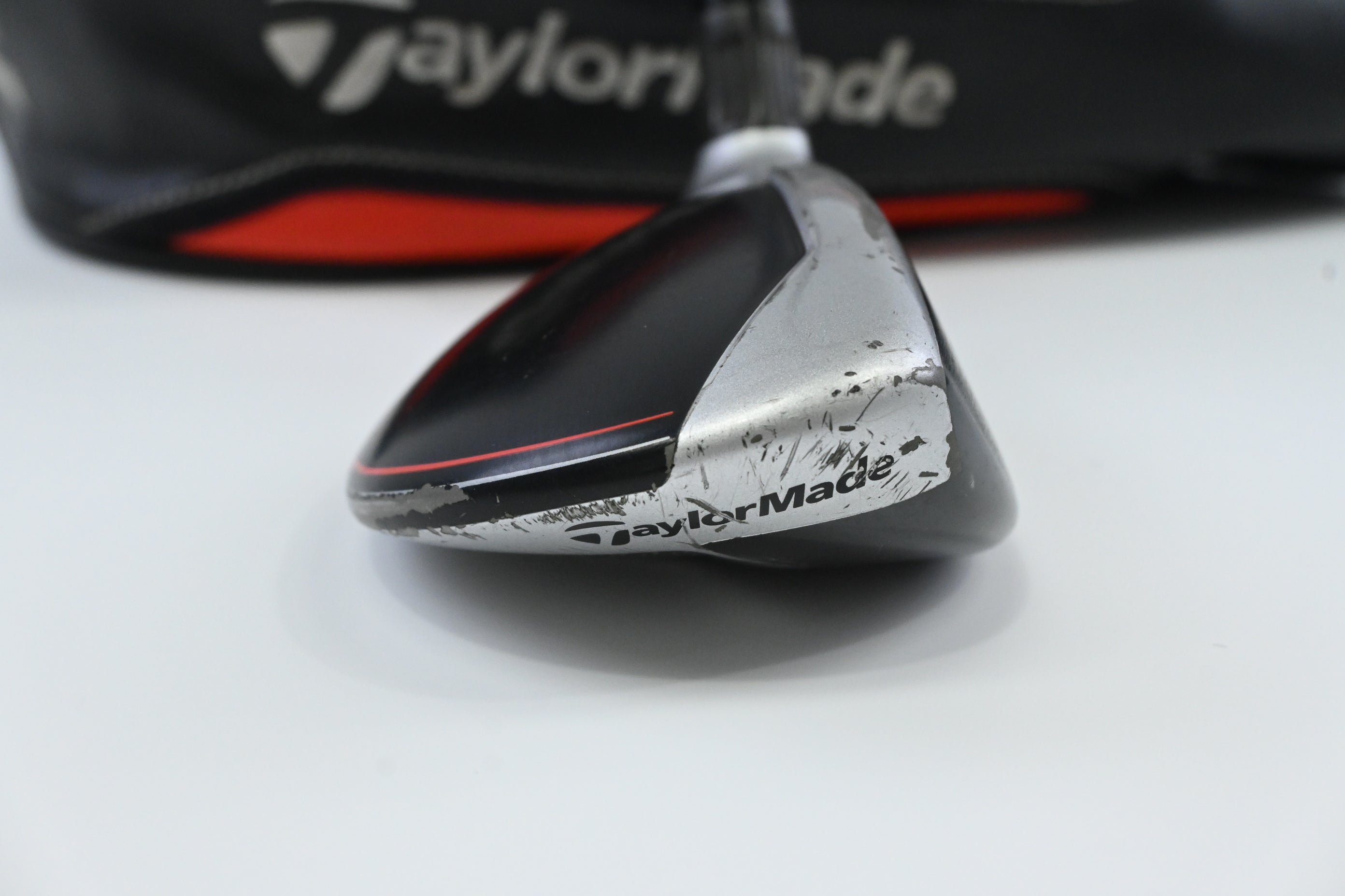 Taylormade M6 #4 Hybrid / 22 Degree / Regular Flex Fujikura Atmos Orange 6 Shaft