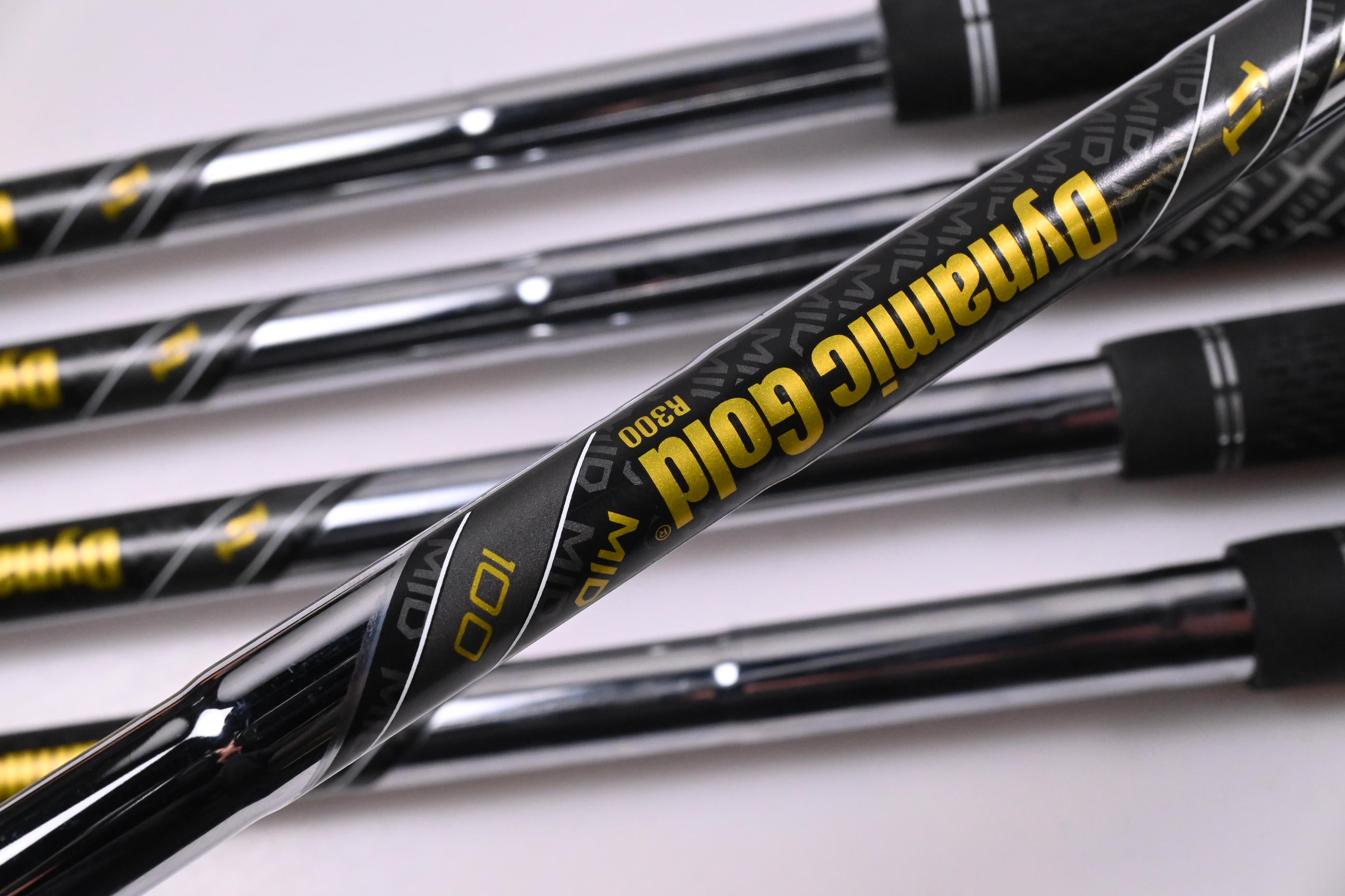 Callaway Apex Ai200 Irons / 6-PW / Regular Flex Dynamic Gold Mid 100 R300 Shafts