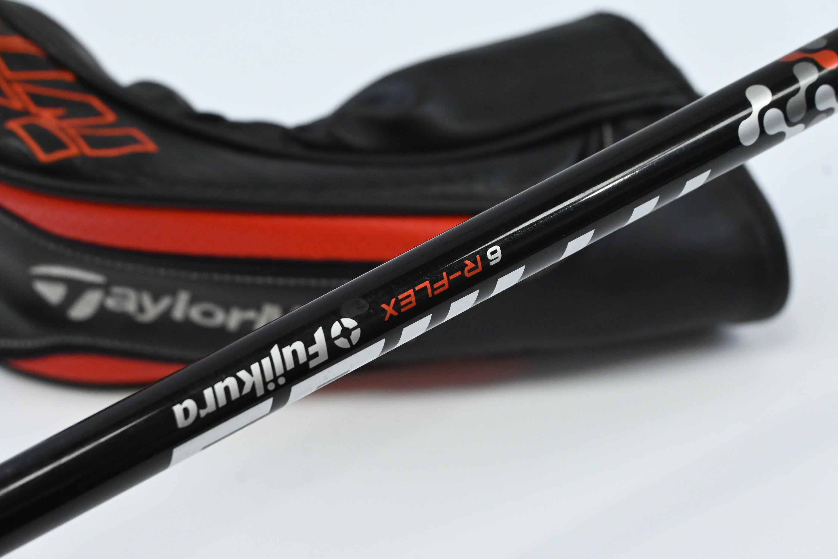 Taylormade M6 #4 Hybrid / 22 Degree / Regular Flex Fujikura Atmos Orange 6 Shaft