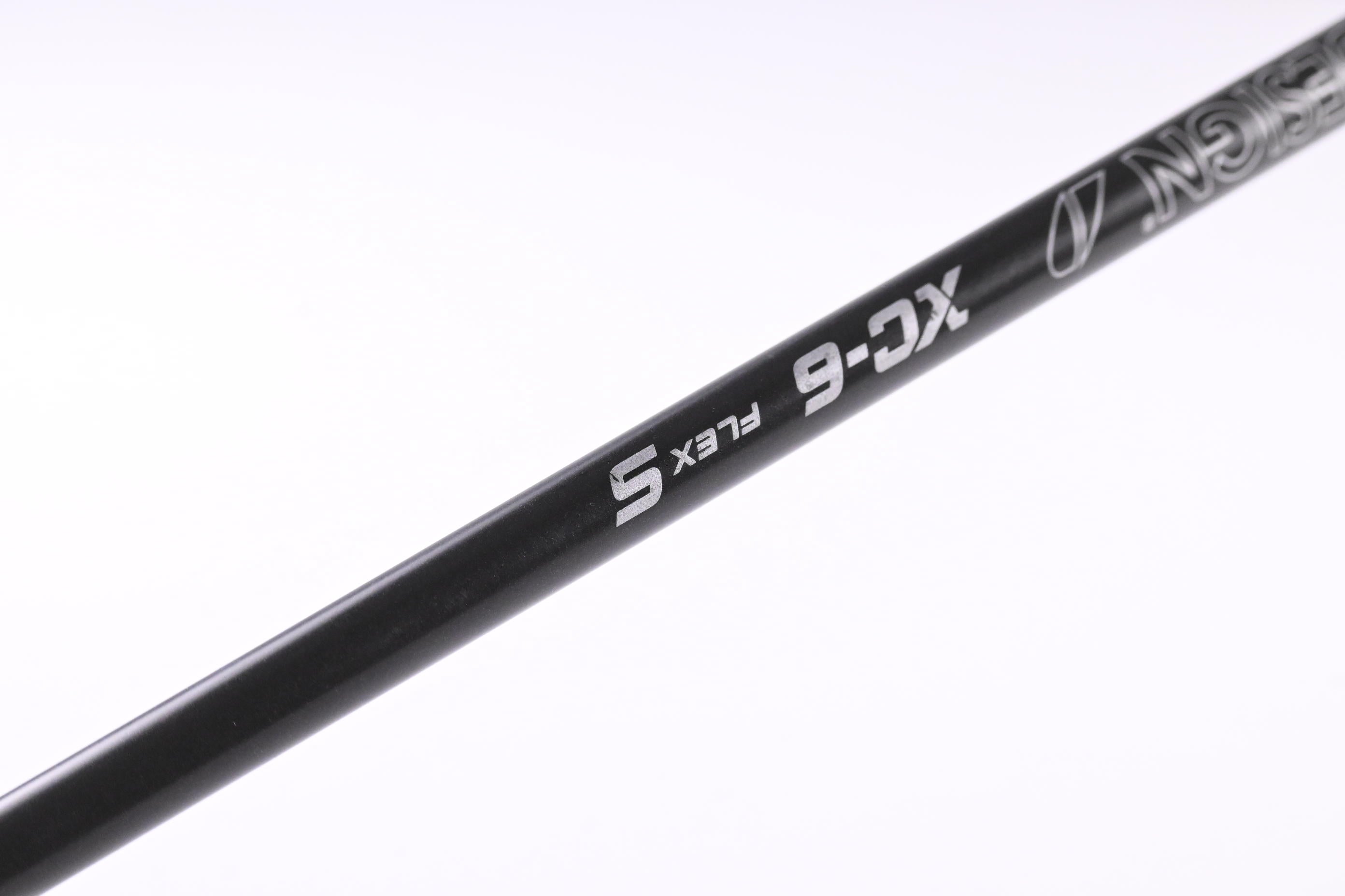 Titleist TSR2 Driver / 9 Degree / Stiff Flex Graphite Design Tour AD XC-6 Shaft