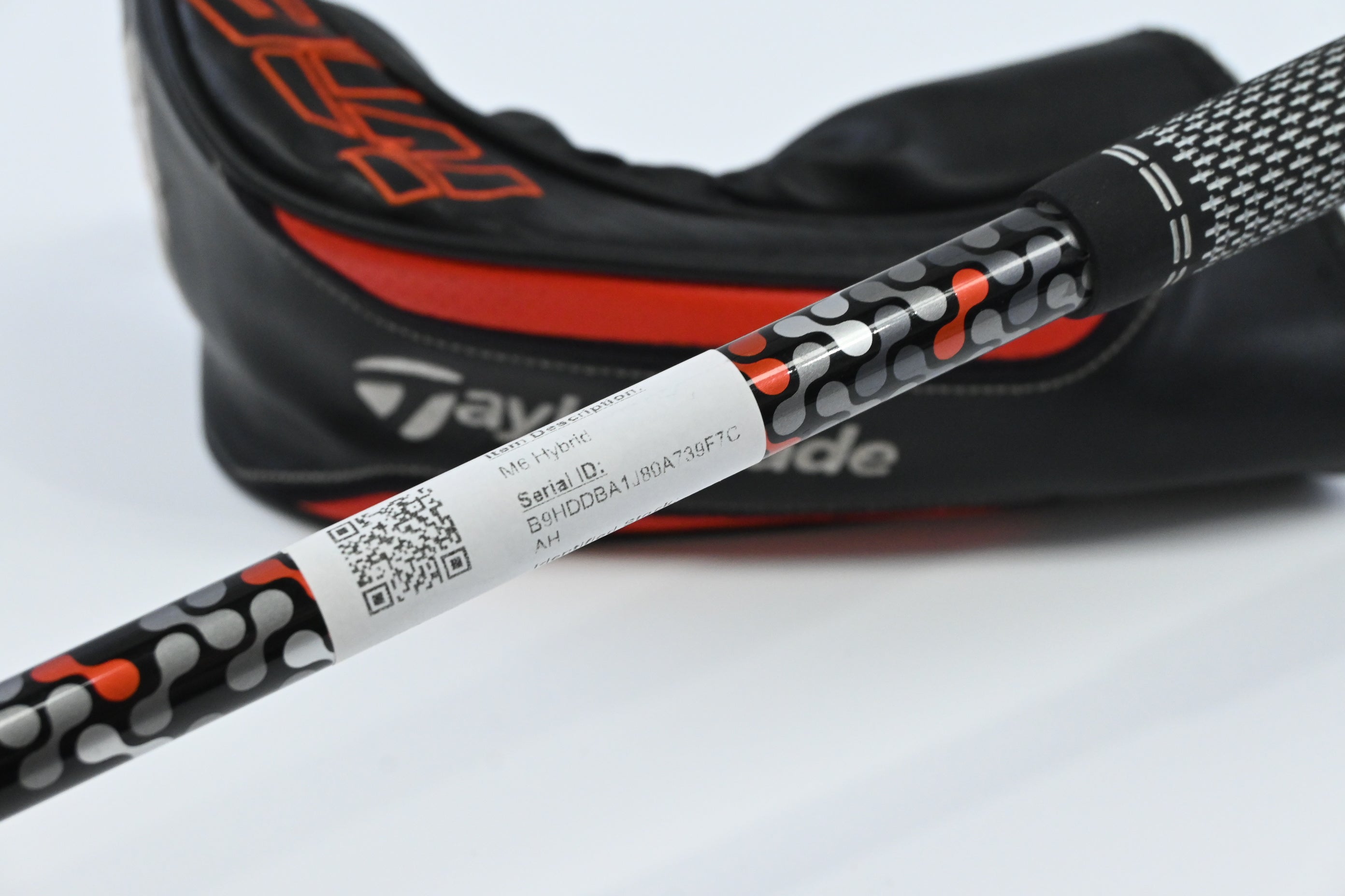 Taylormade M6 #4 Hybrid / 22 Degree / Regular Flex Fujikura Atmos Orange 6 Shaft