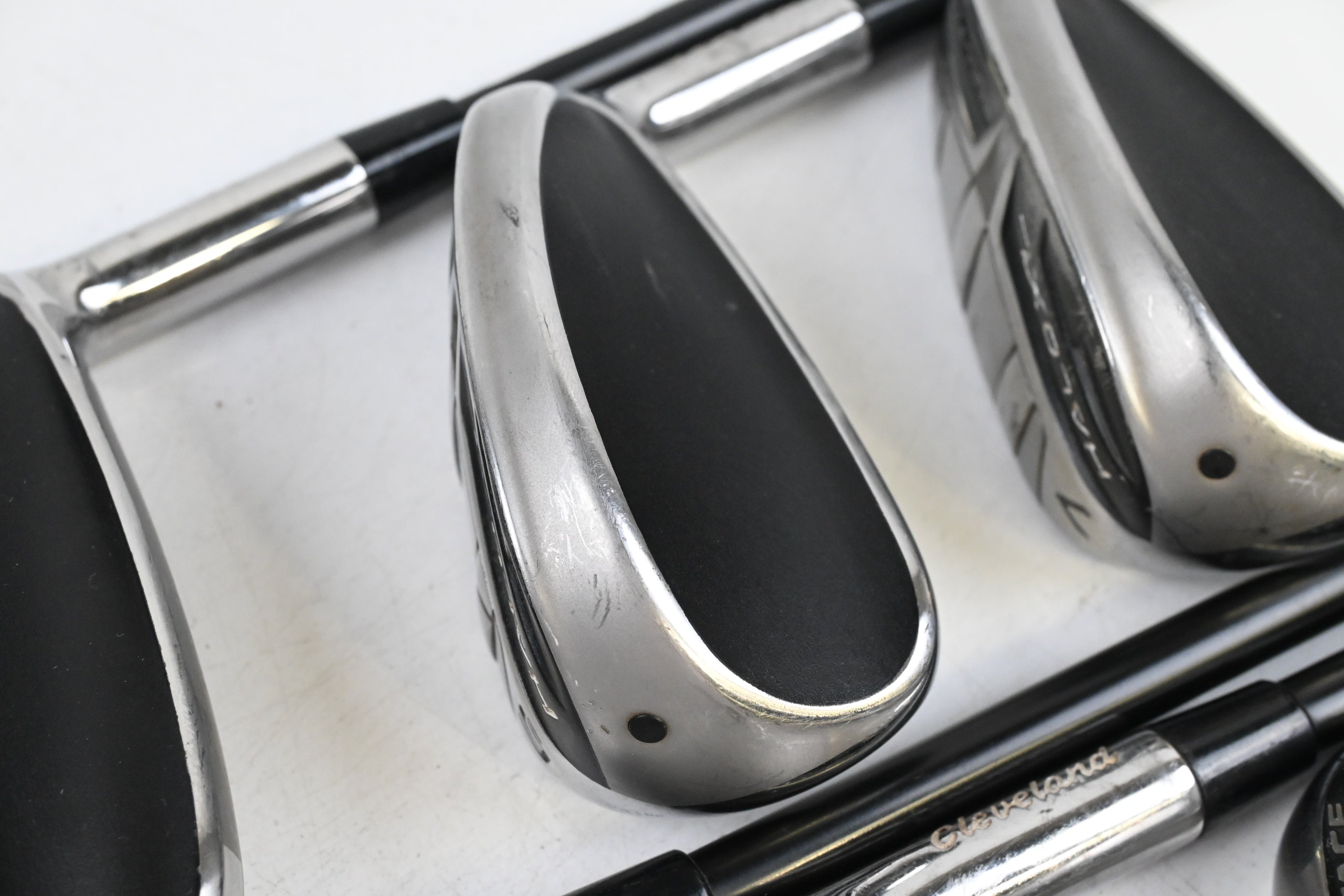 Cleveland Halo XL Full Face Irons / 5-PW / Regular Flex Helium Black 60 Shafts