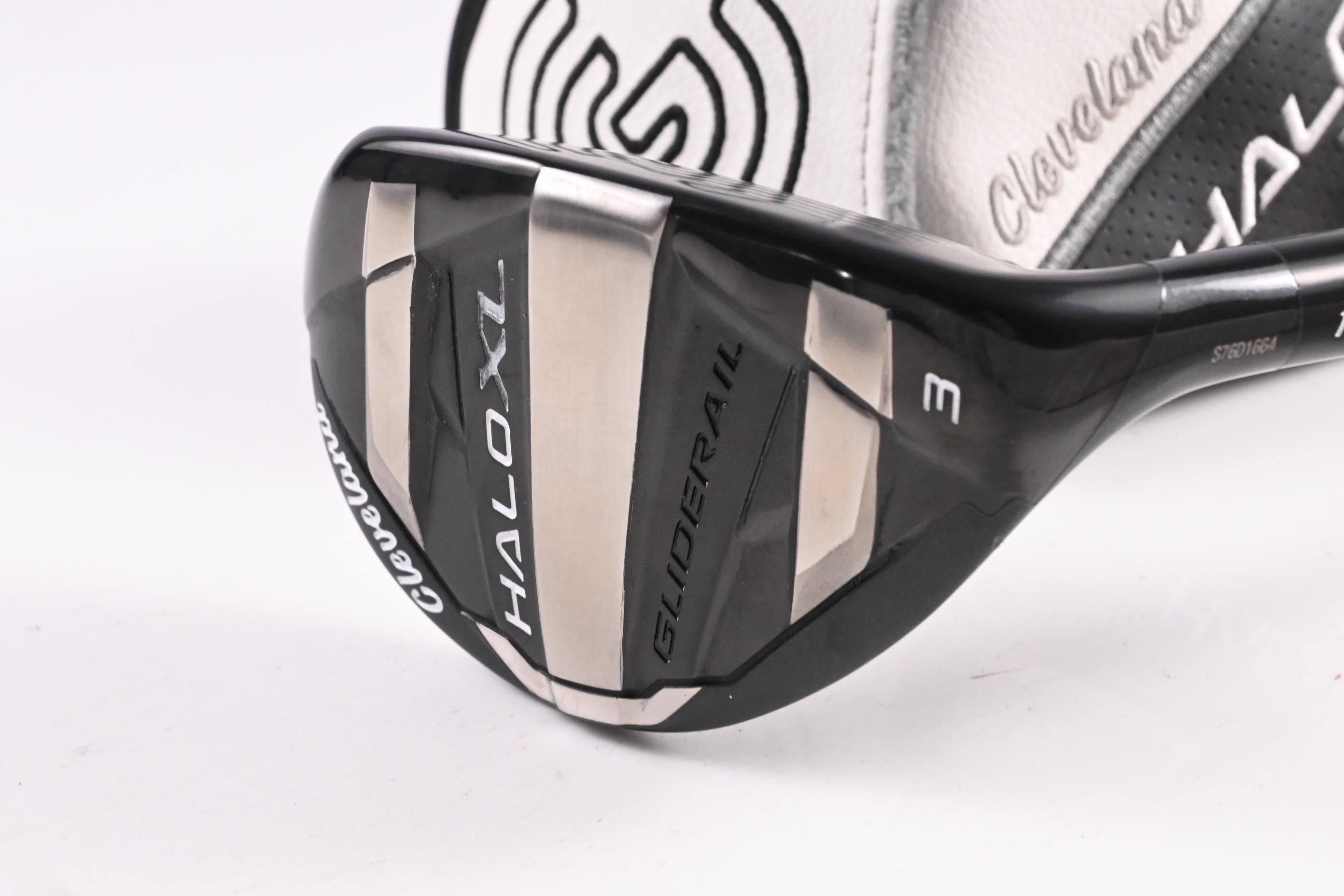 Cleveland Halo XL #3 Hybrid / 18 Degree / Senior Flex Aldila Ascent 50 Shaft