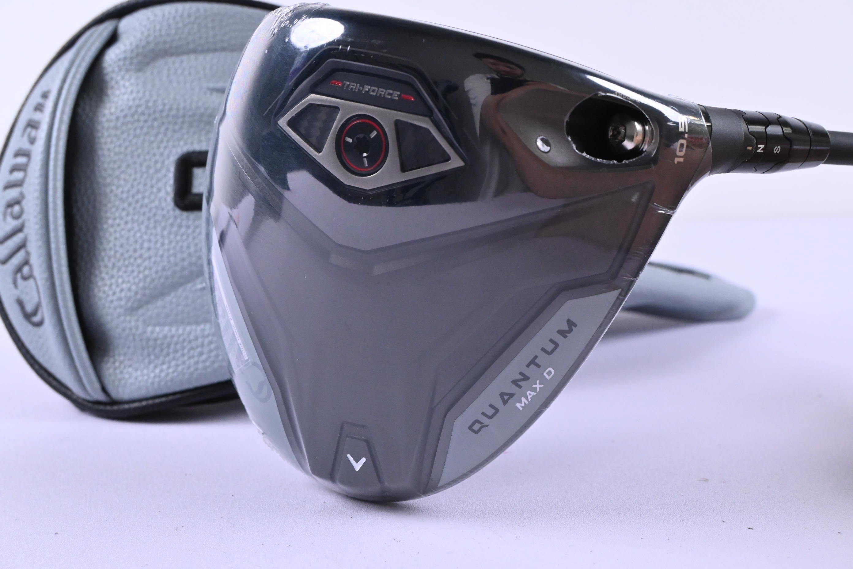 Callaway Quantum Max D Driver / 10.5 Degree / Regular Flex Vanquish 4 Shaft