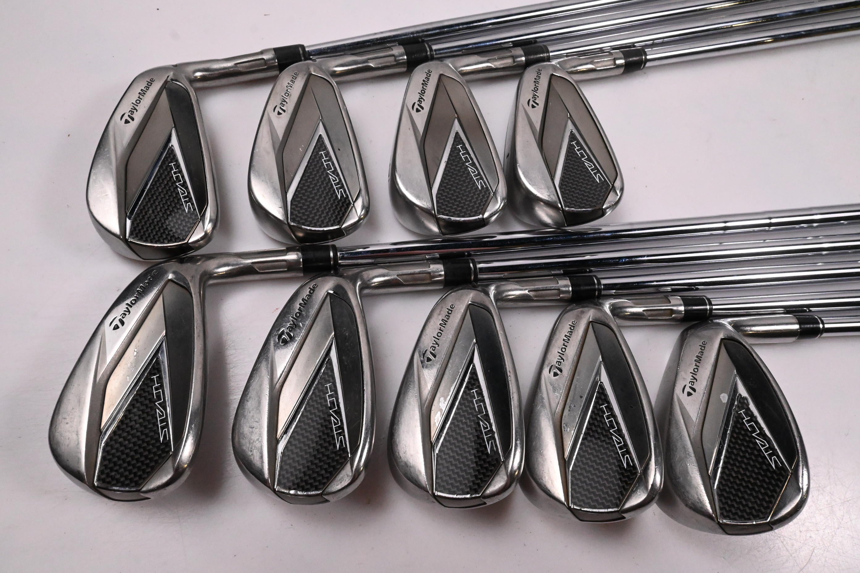 Taylormade Stealth Irons / 4-PW+GW+SW / Stiff Flex Dynamic Gold 105 S300