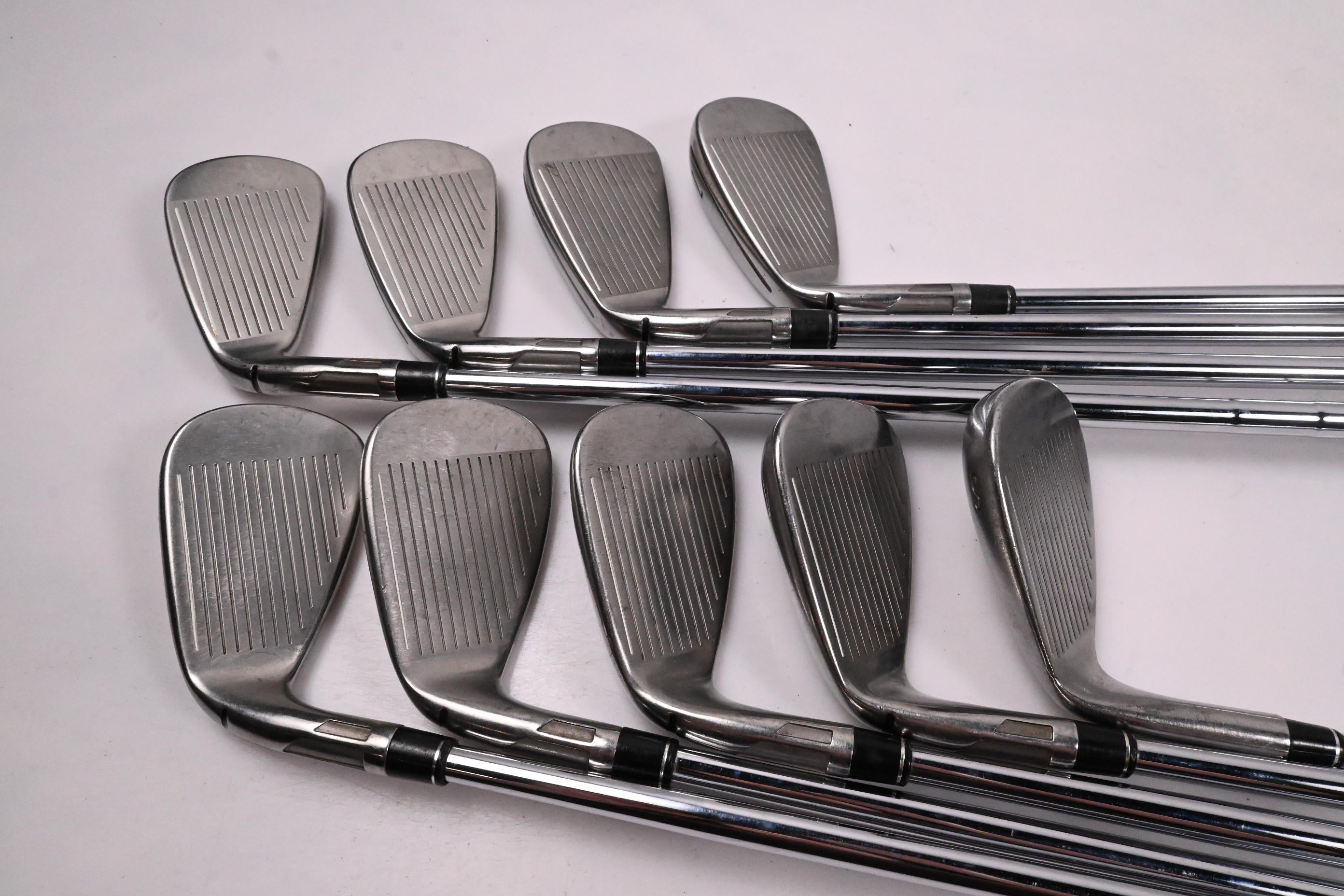 Taylormade Stealth Irons / 4-PW+GW+SW / Stiff Flex Dynamic Gold 105 S300