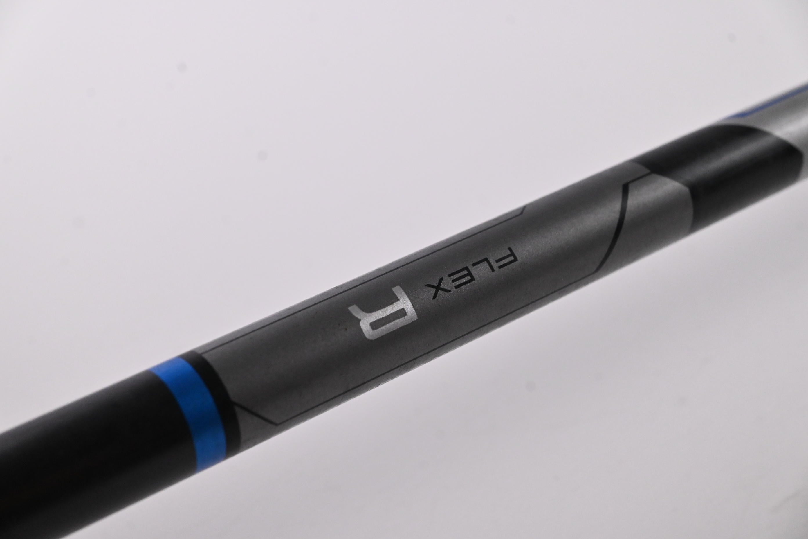 Taylormade SLDR Driver / 10.5 Degree / Regular Flex Fujikura Speeder 65 Shaft