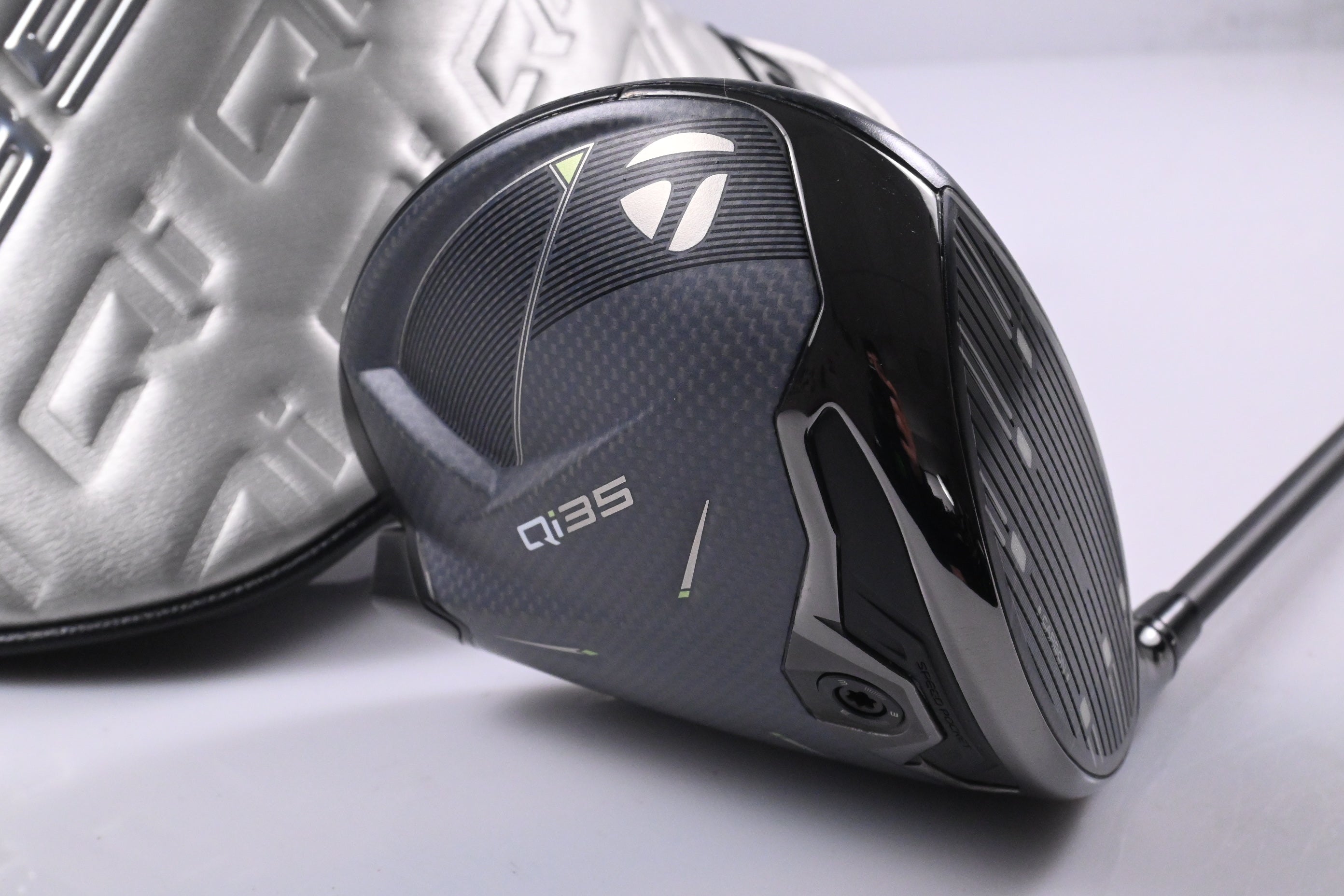 Taylormade Qi35 Driver / 10.5 Degree / Regular Flex Ventus Blue 5 Shaft