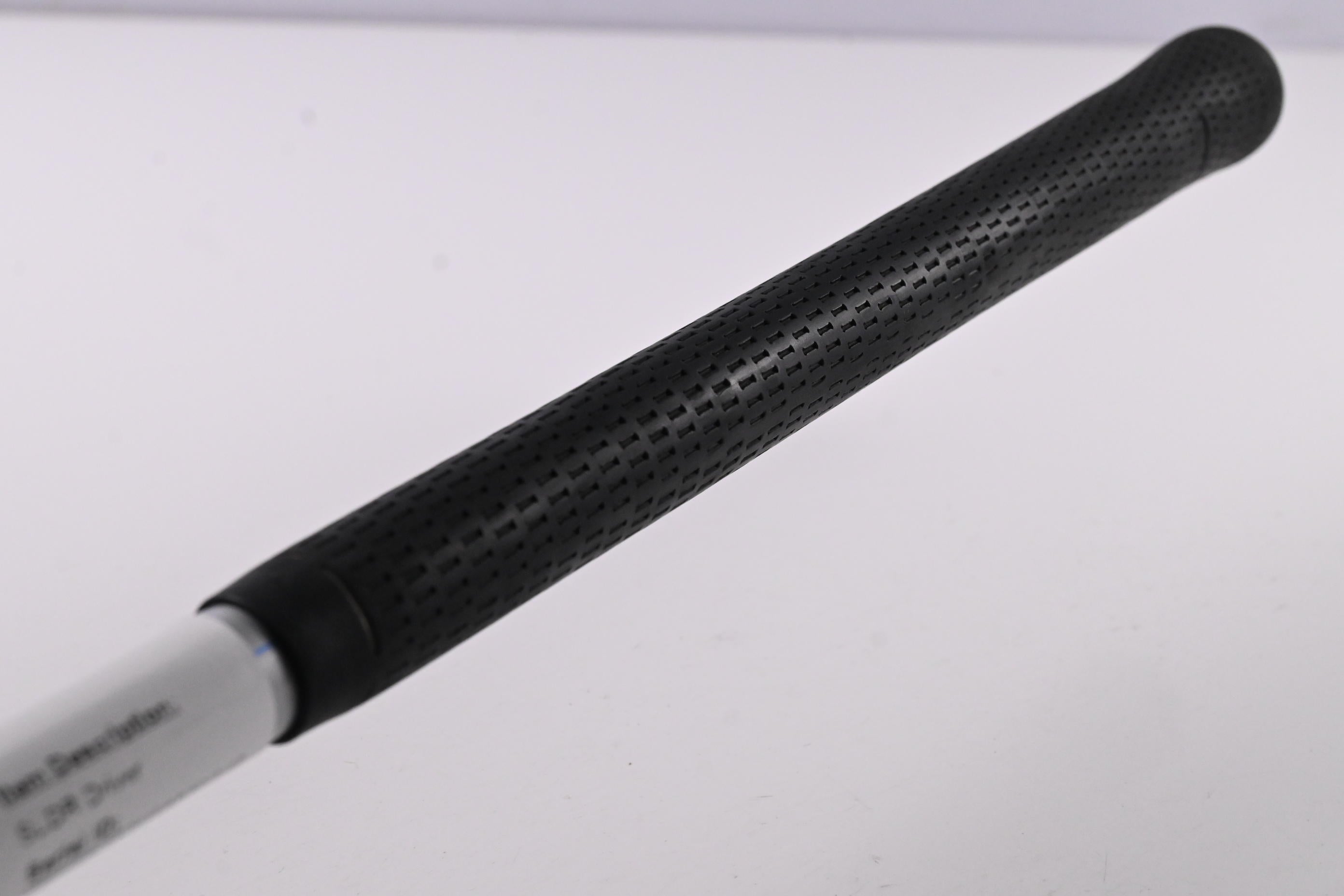 Taylormade SLDR Driver / 10.5 Degree / Regular Flex Fujikura Speeder 65 Shaft
