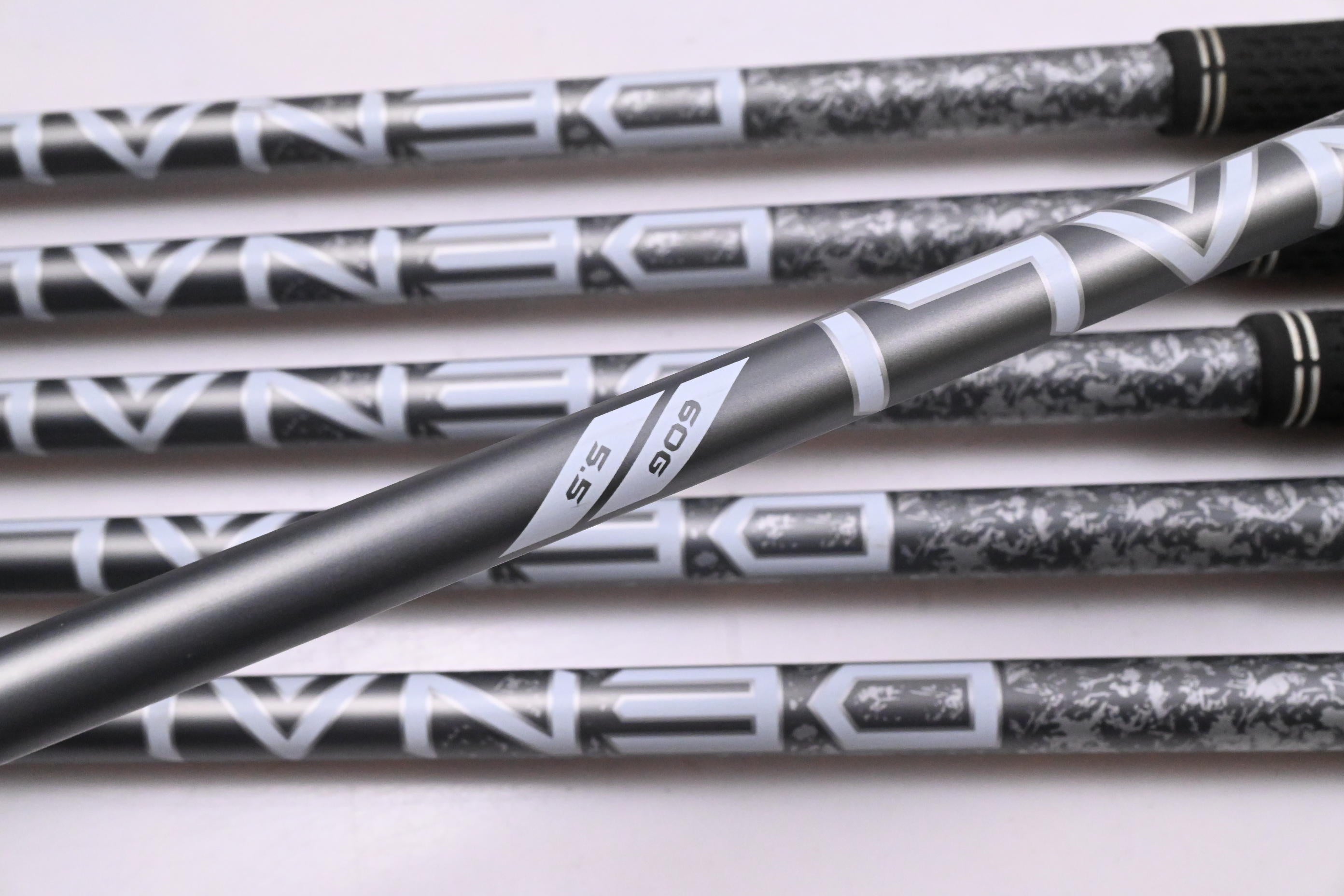 Callaway Quantum Max OS Irons / 6-PW+GW / Regular Flex Denali Frost Silver 60