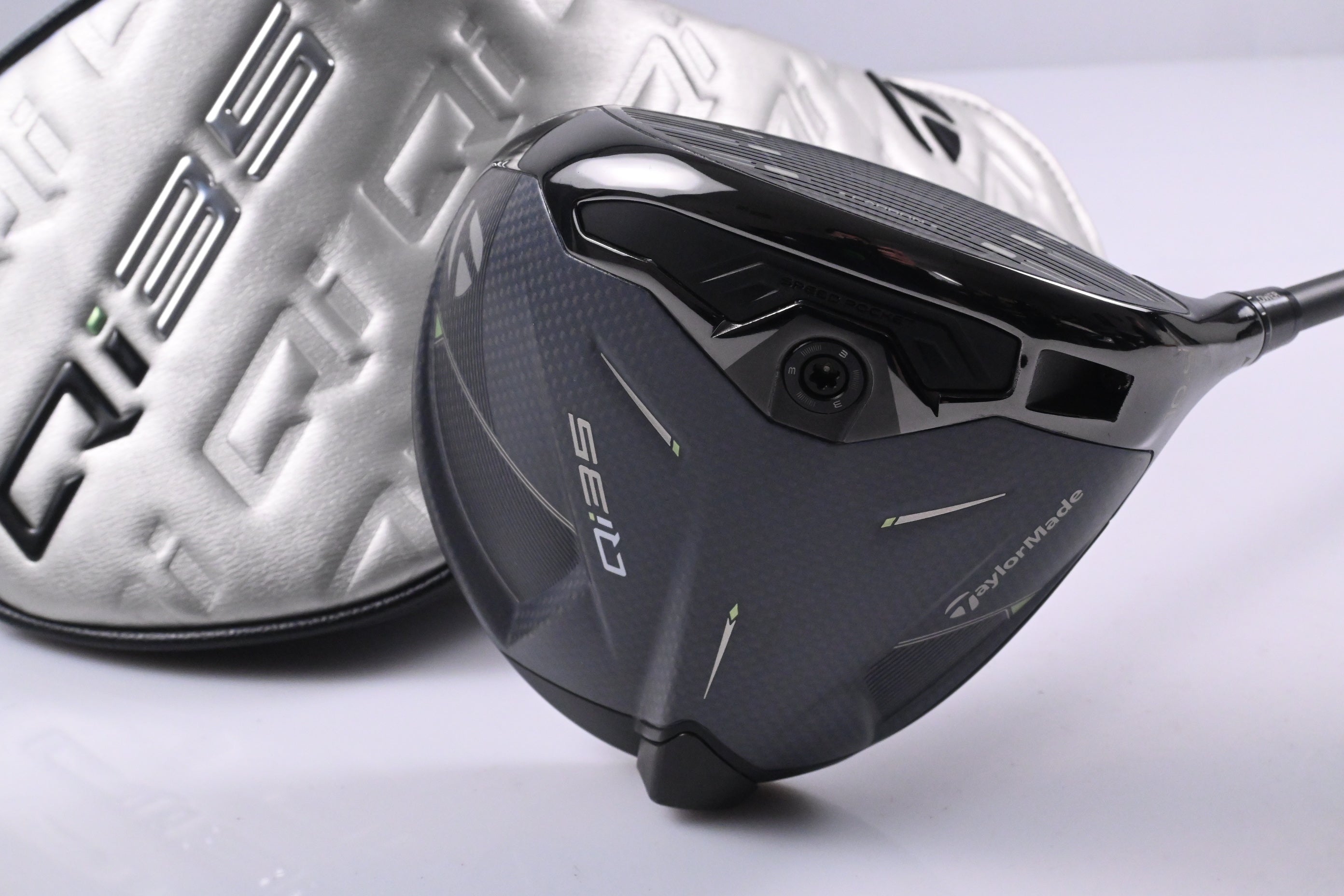 Taylormade Qi35 Driver / 10.5 Degree / Regular Flex Ventus Blue 5 Shaft