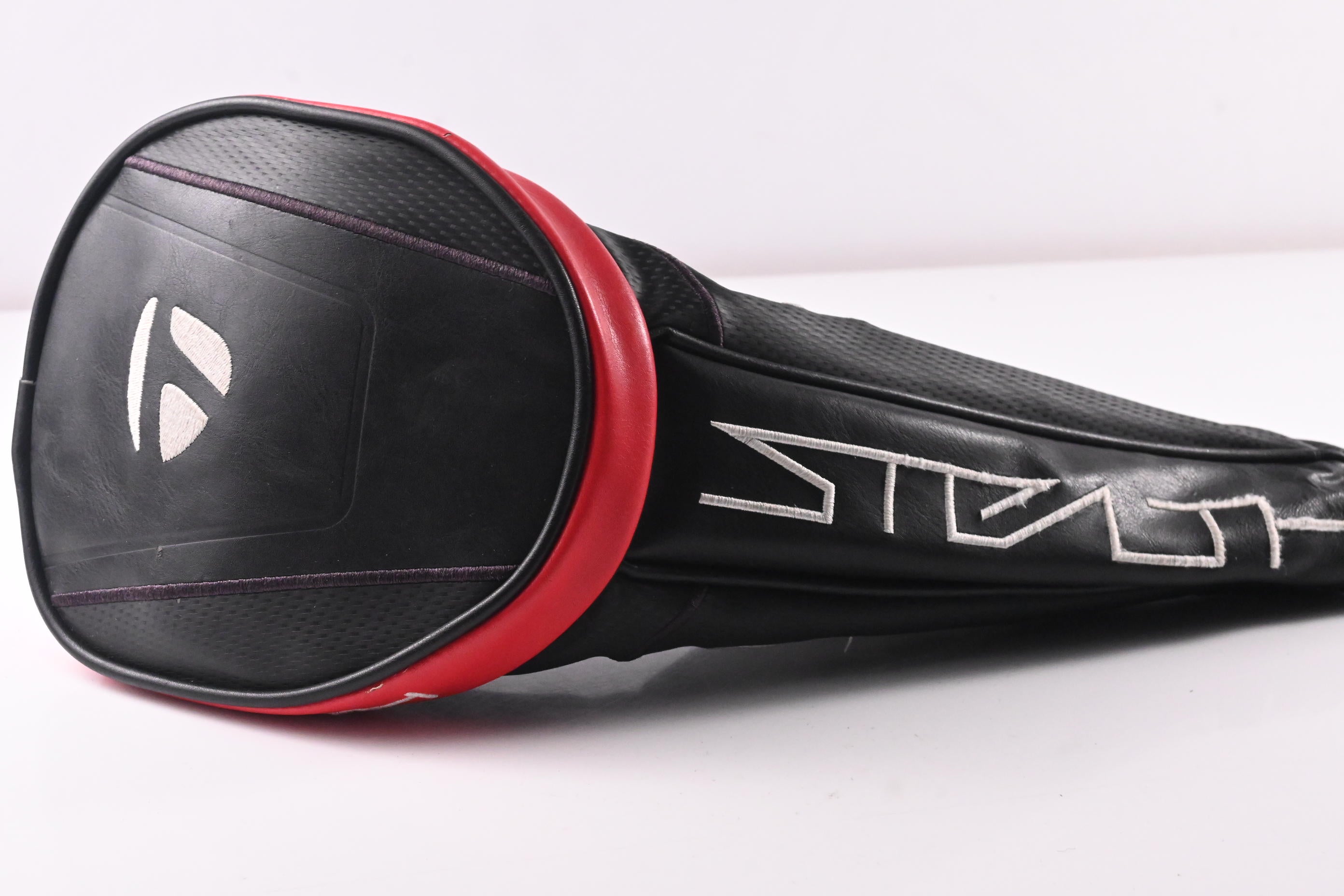 Taylormade Stealth HD Driver / 9 Degree / Regular Flex Ventus Red 5 Shaft