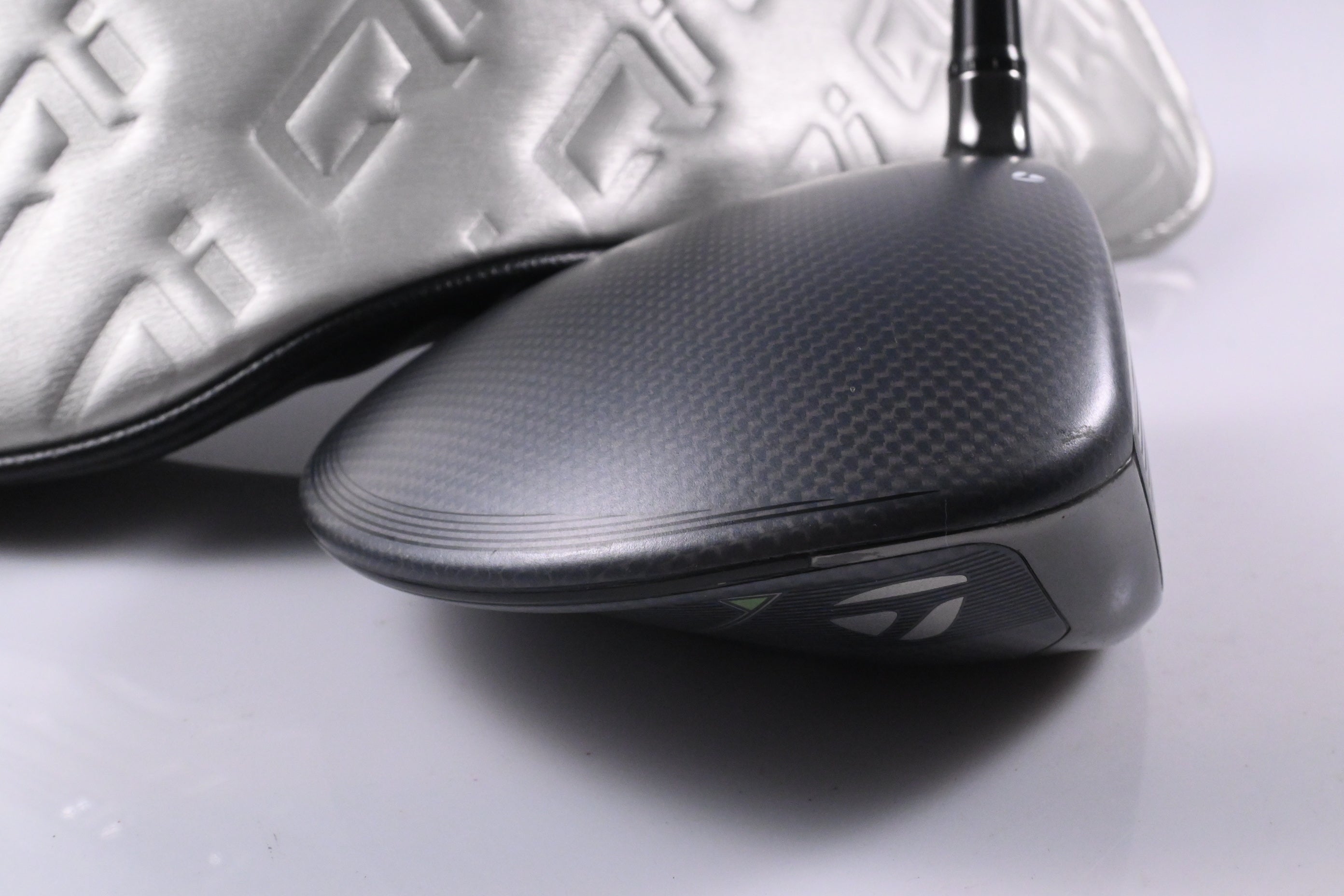 Taylormade Qi35 Driver / 10.5 Degree / Regular Flex Ventus Blue 5 Shaft
