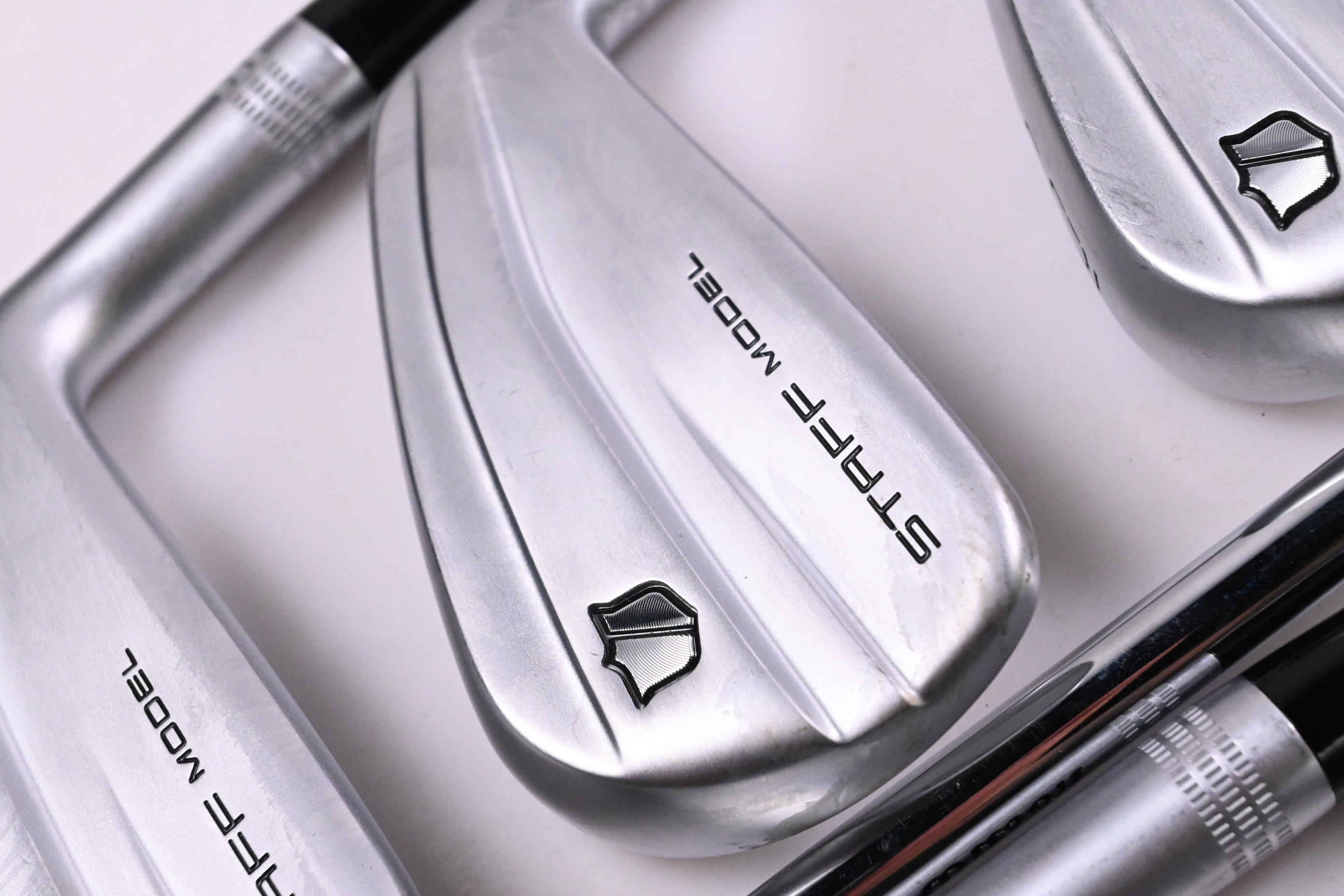 Wilson Staff Model XB Irons / 4-PW / Stiff Flex Dynamic Gold Mid 115 S300 Shafts