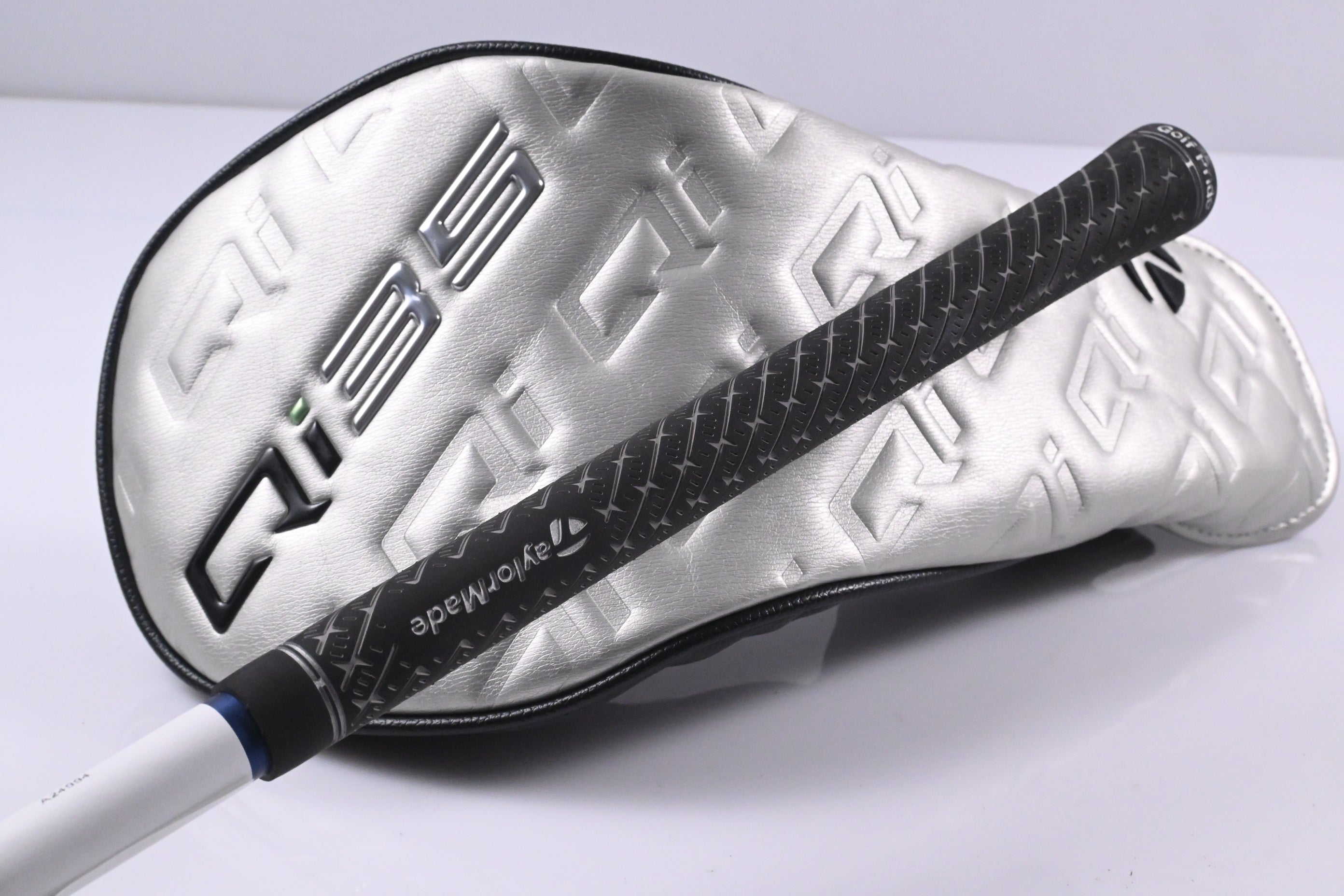 Taylormade Qi35 Driver / 10.5 Degree / Regular Flex Ventus Blue 5 Shaft