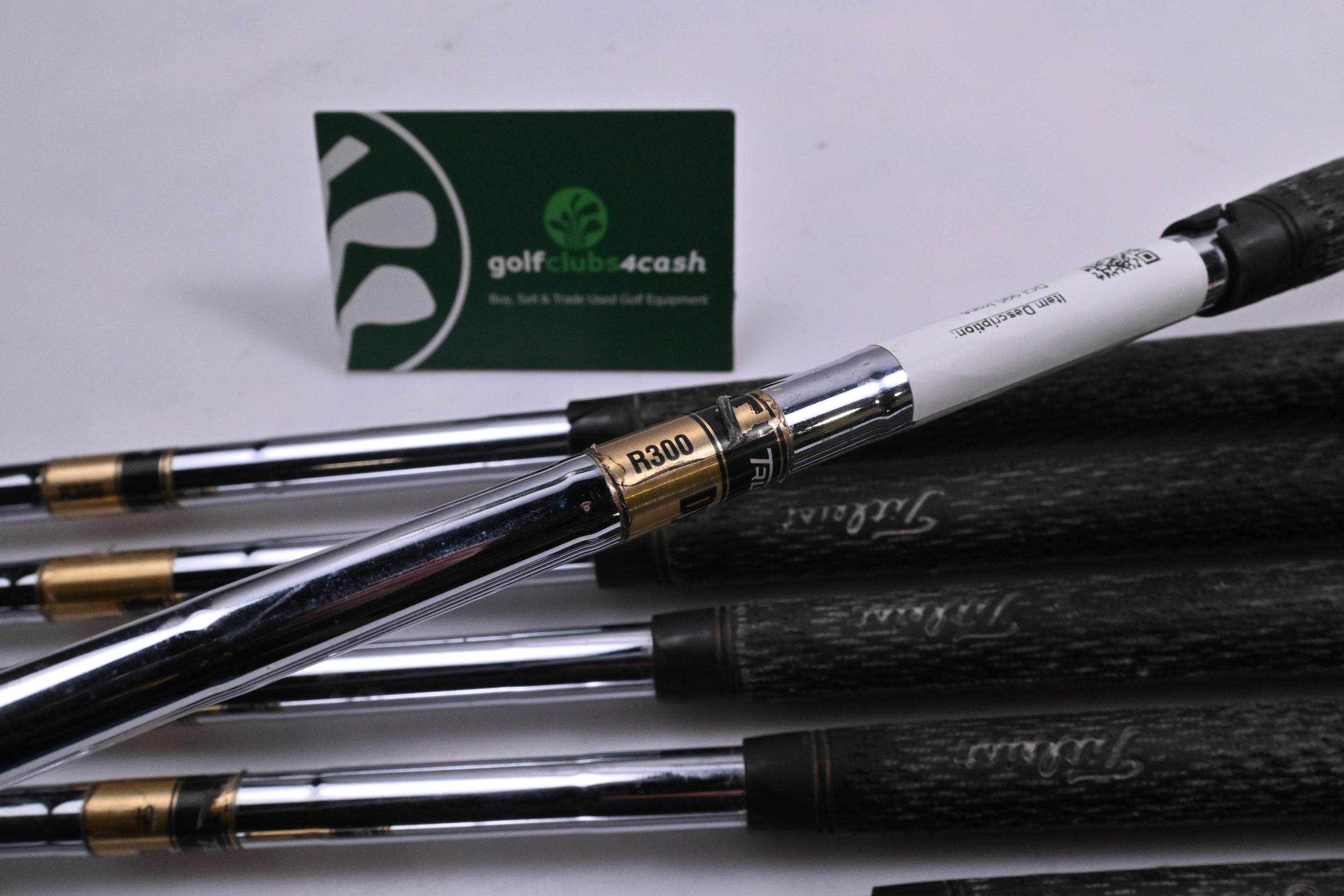 Titleist DCI 990 Irons / 3-PW / Regular Flex Dynamic Gold R300 Shafts