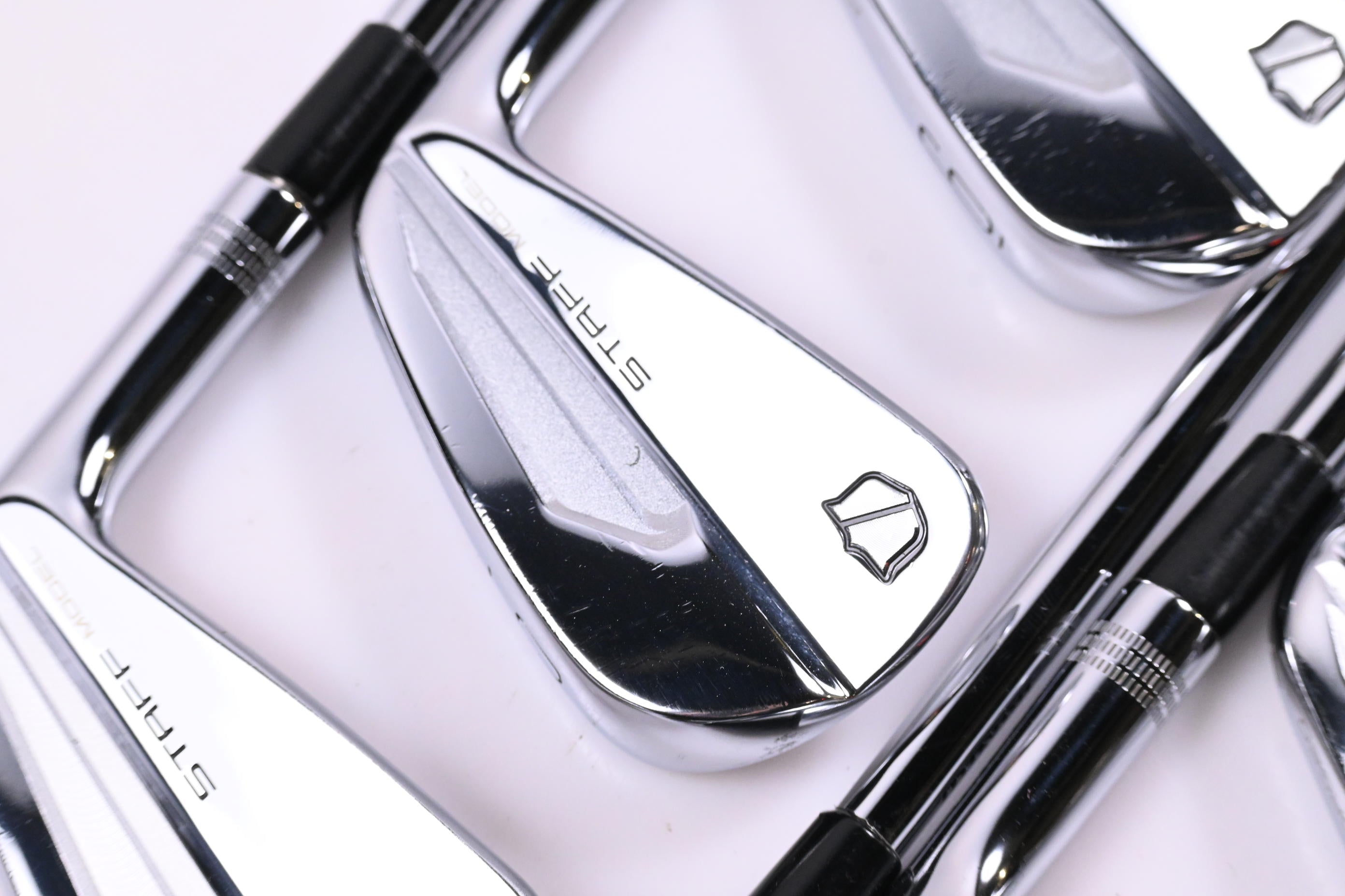 Wilson Staff Model Blade 2024 Irons / 4-PW / Stiff Flex Dynamic Gold Mid 115