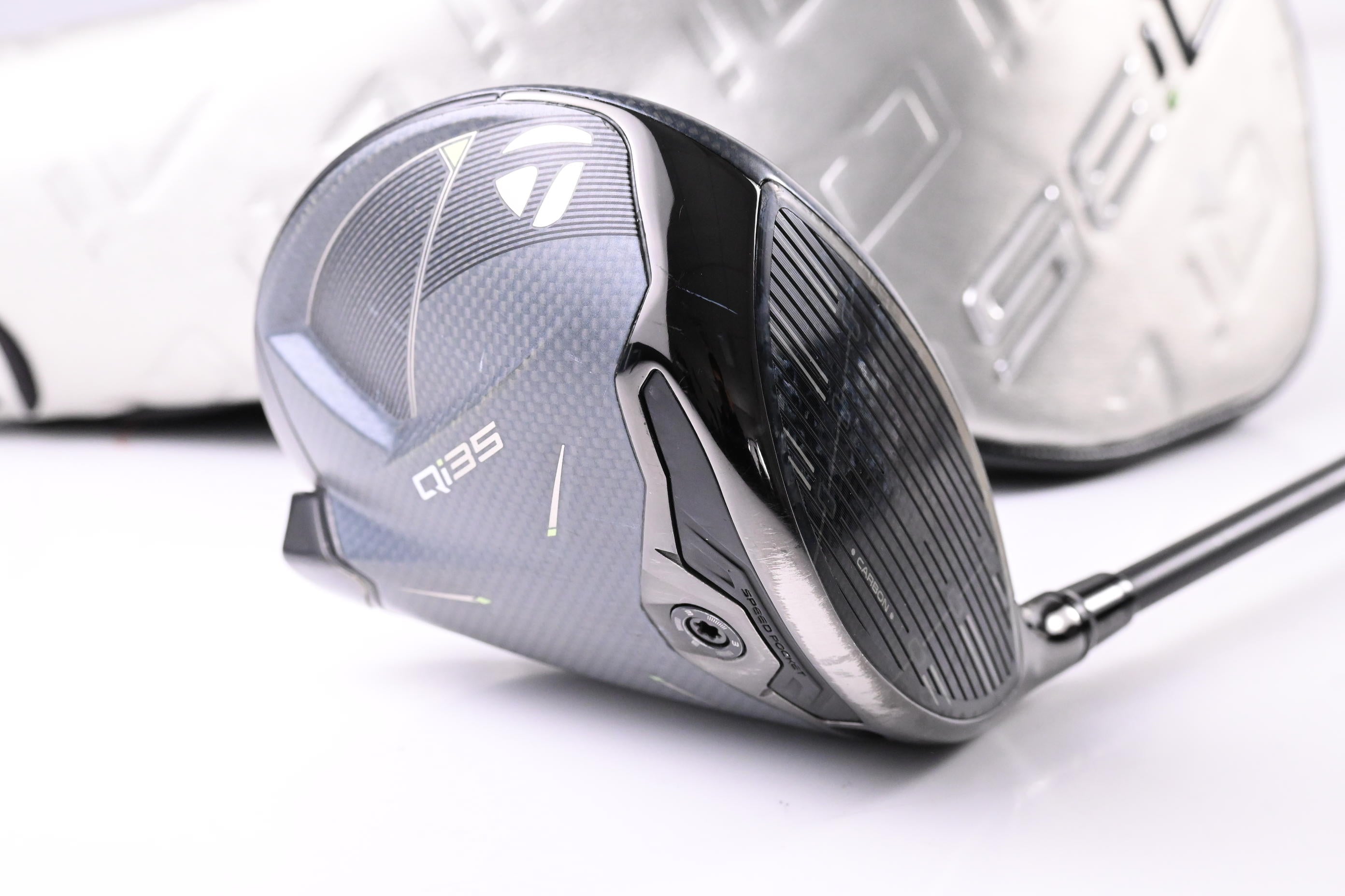 Taylormade Qi35 Driver / 10.5 Degree / Regular Flex Ventus Blue 5 Shaft
