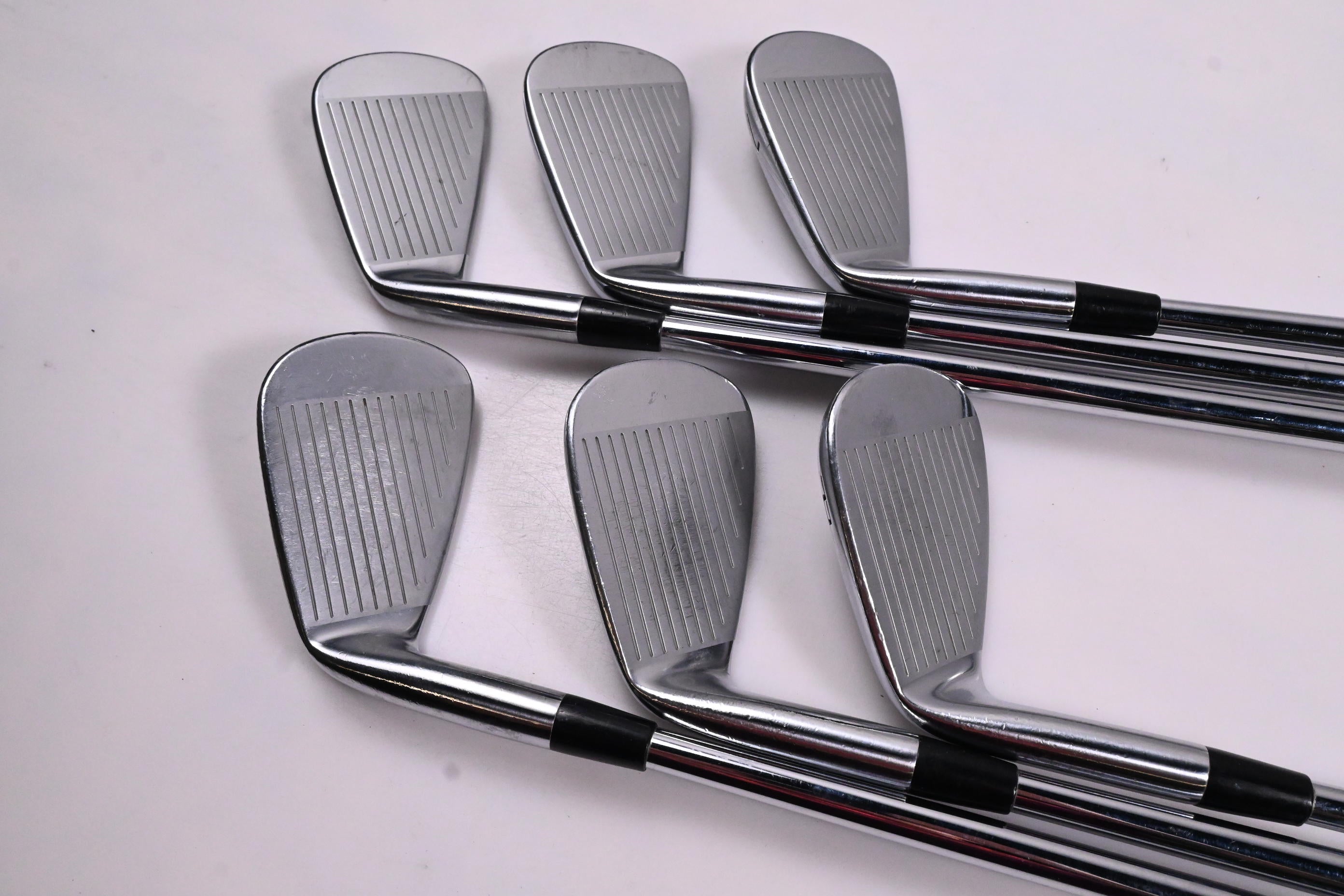 Mizuno Pro 223 Irons / 5-PW / Regular Flex Dynamic Gold 105 R300 Shafts