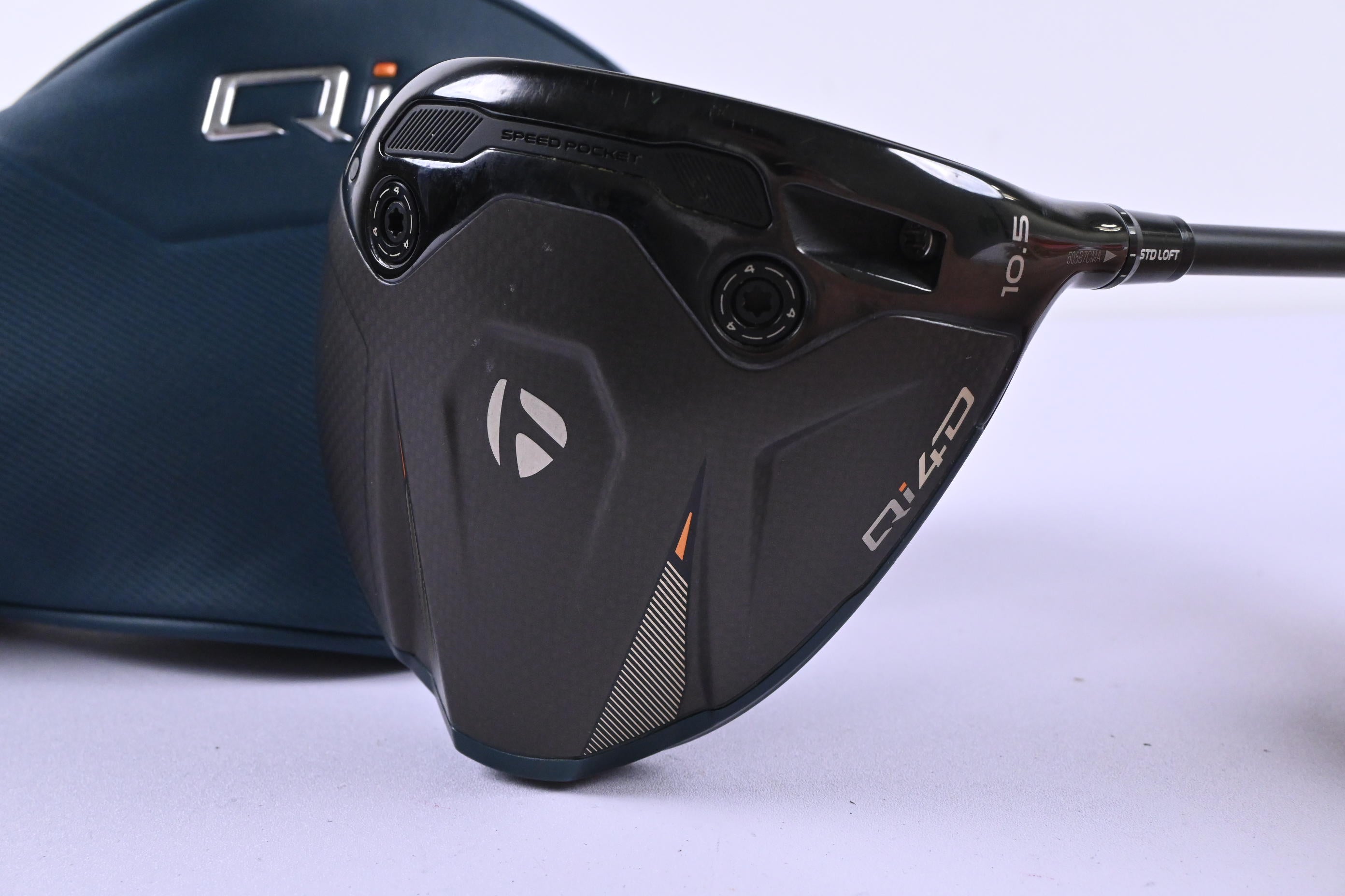 Taylormade Qi4D Driver / 10.5 Degree / Regular Flex UST Helium Nanocore 5