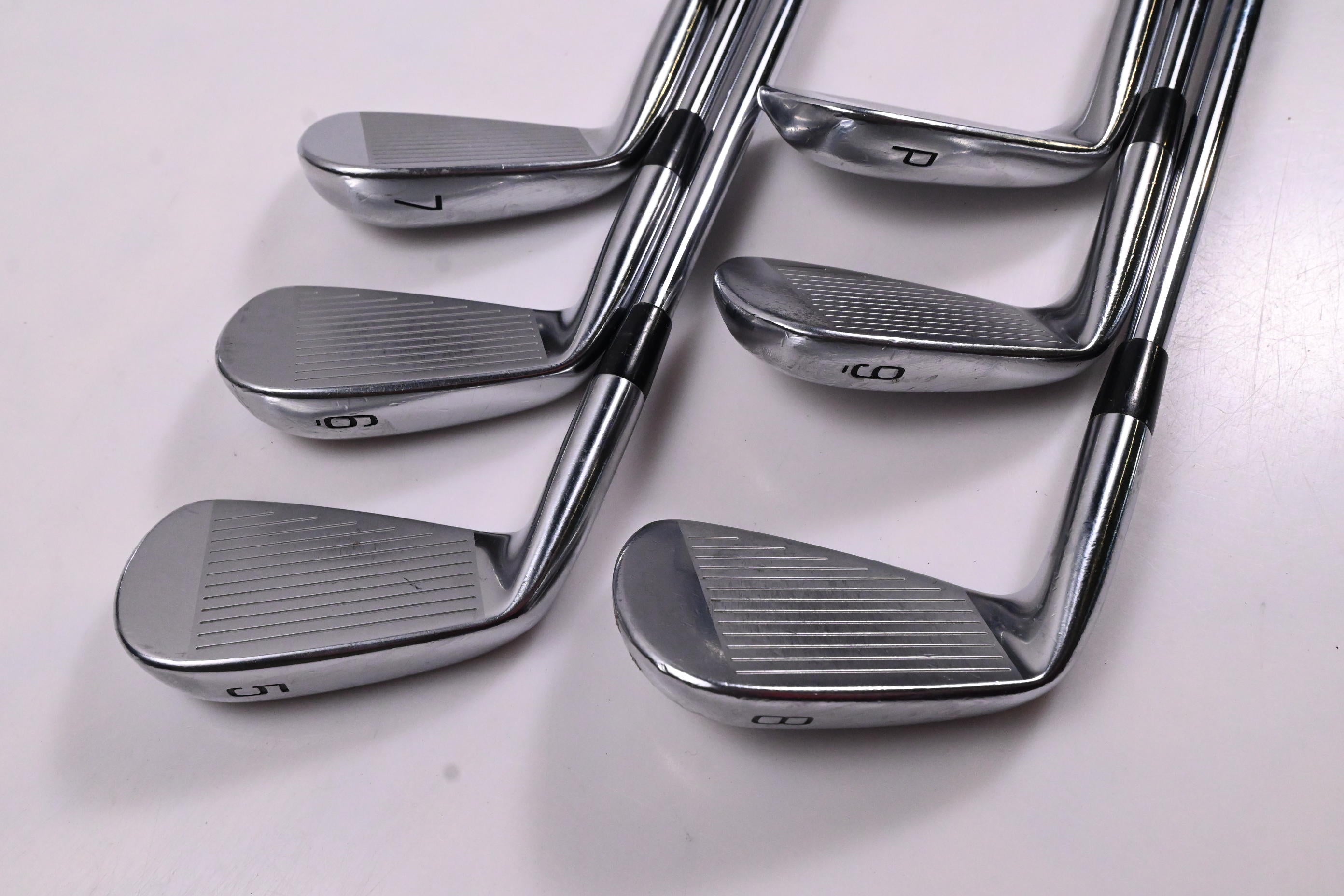 Mizuno Pro 223 Irons / 5-PW / Regular Flex Dynamic Gold 105 R300 Shafts