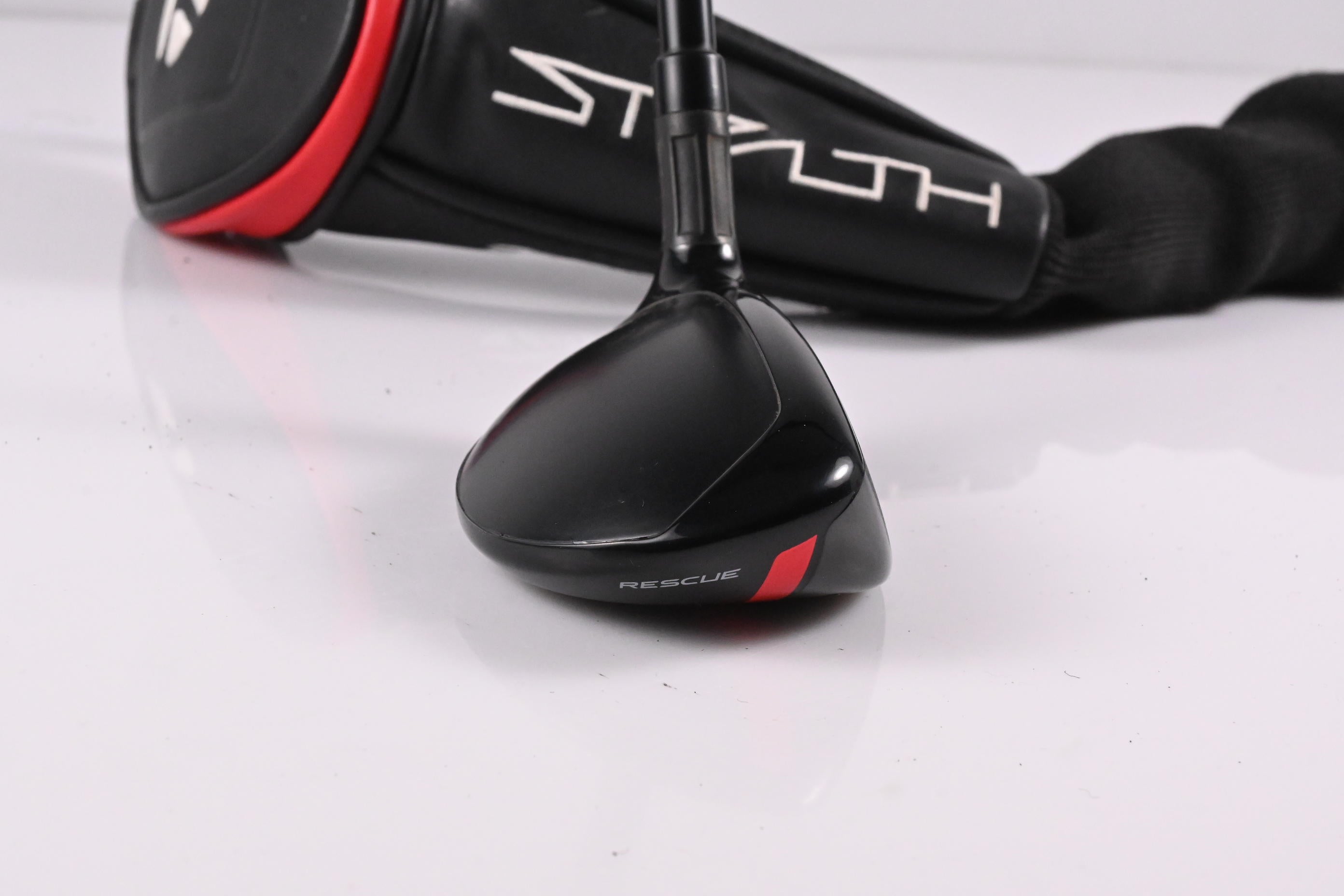 Taylormade Stealth #4 Hybrid / 22 Degree / Regular Flex Fujikura Ventus Red 6