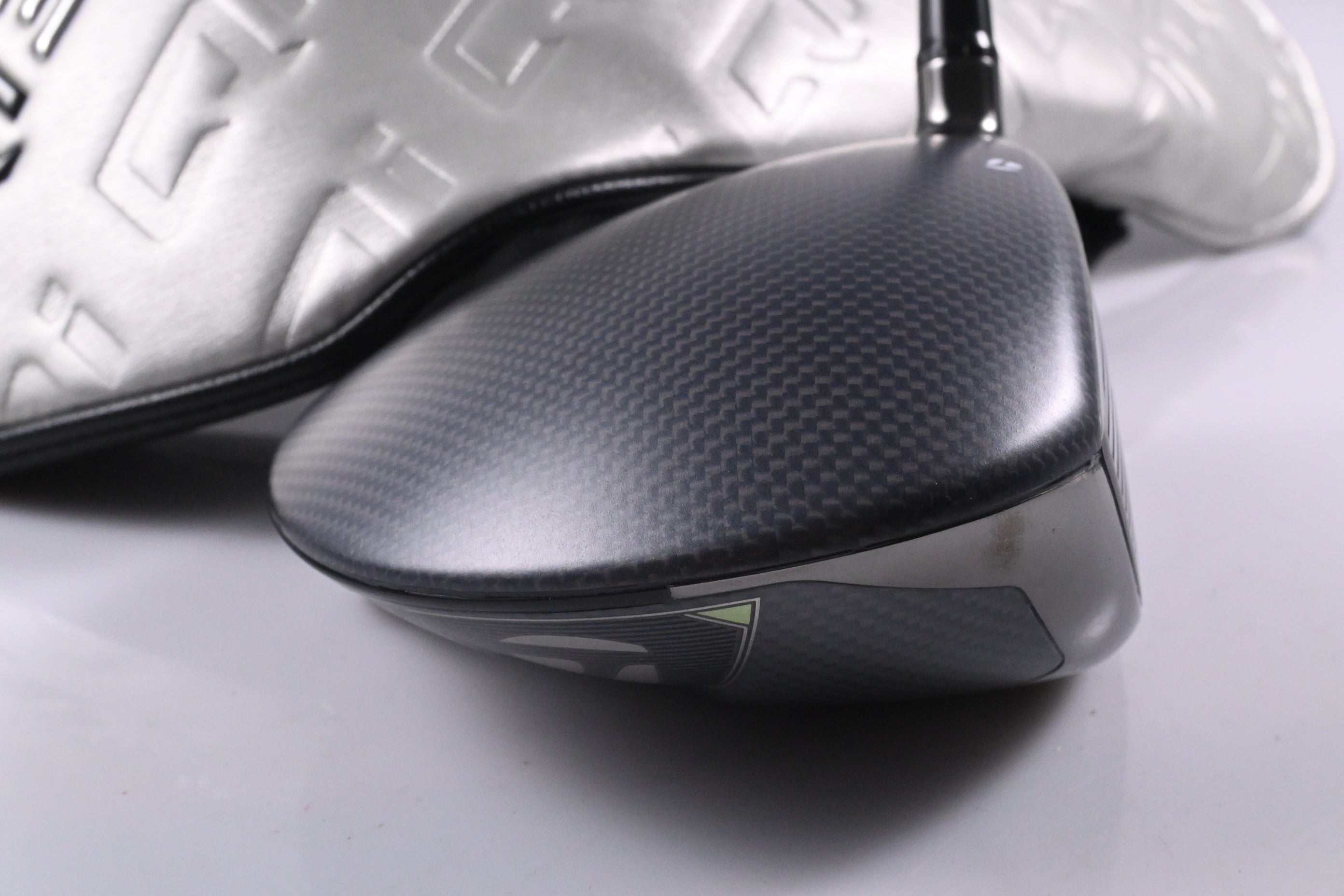 Taylormade Qi35 LS Driver / 9 Degree / Stiff Flex Kai'Li Dark Waves White 60