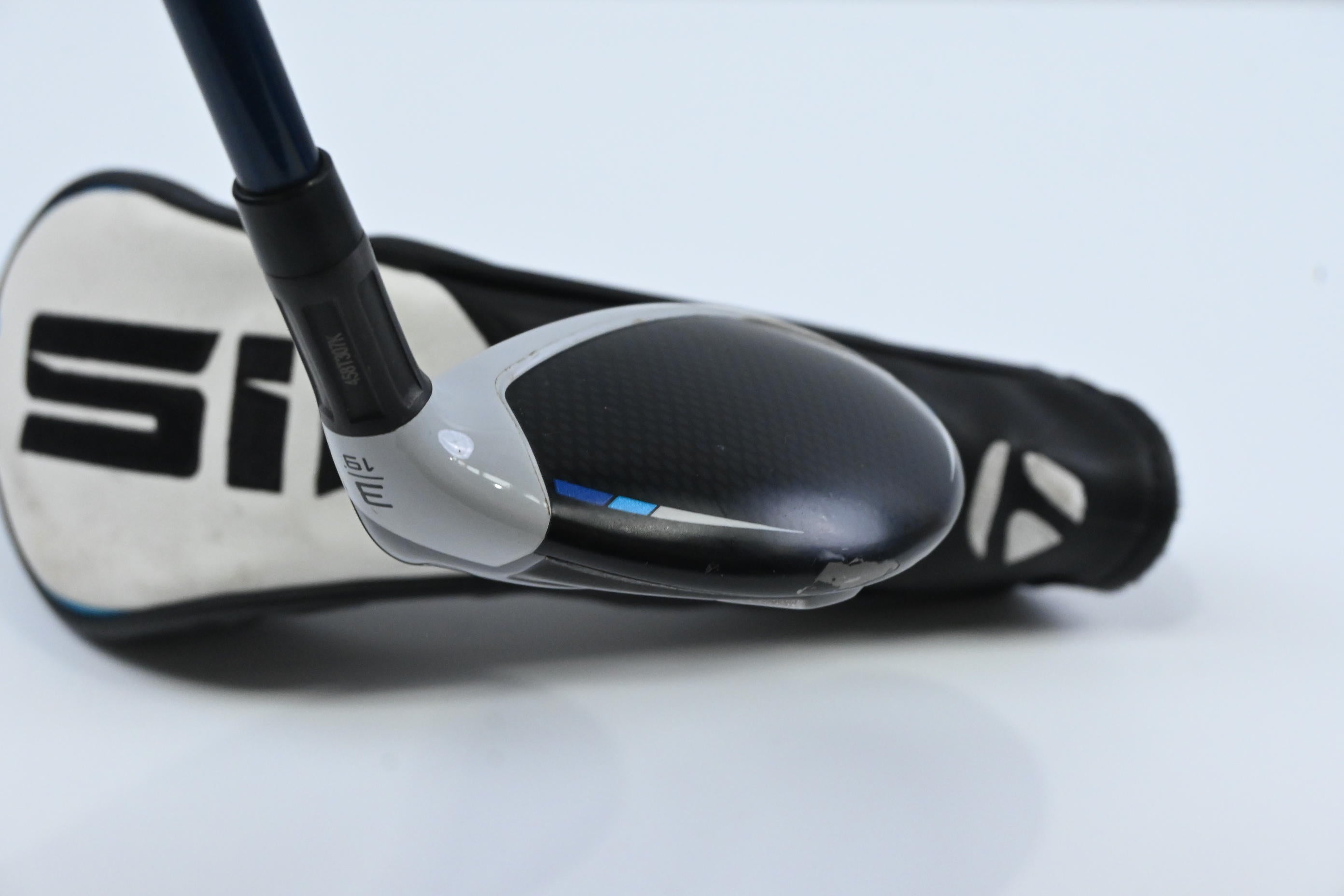 Taylormade SIM2 Max #3 Hybrid / 19 Degree / Regular Flex Fujikura Ventus Blue 6