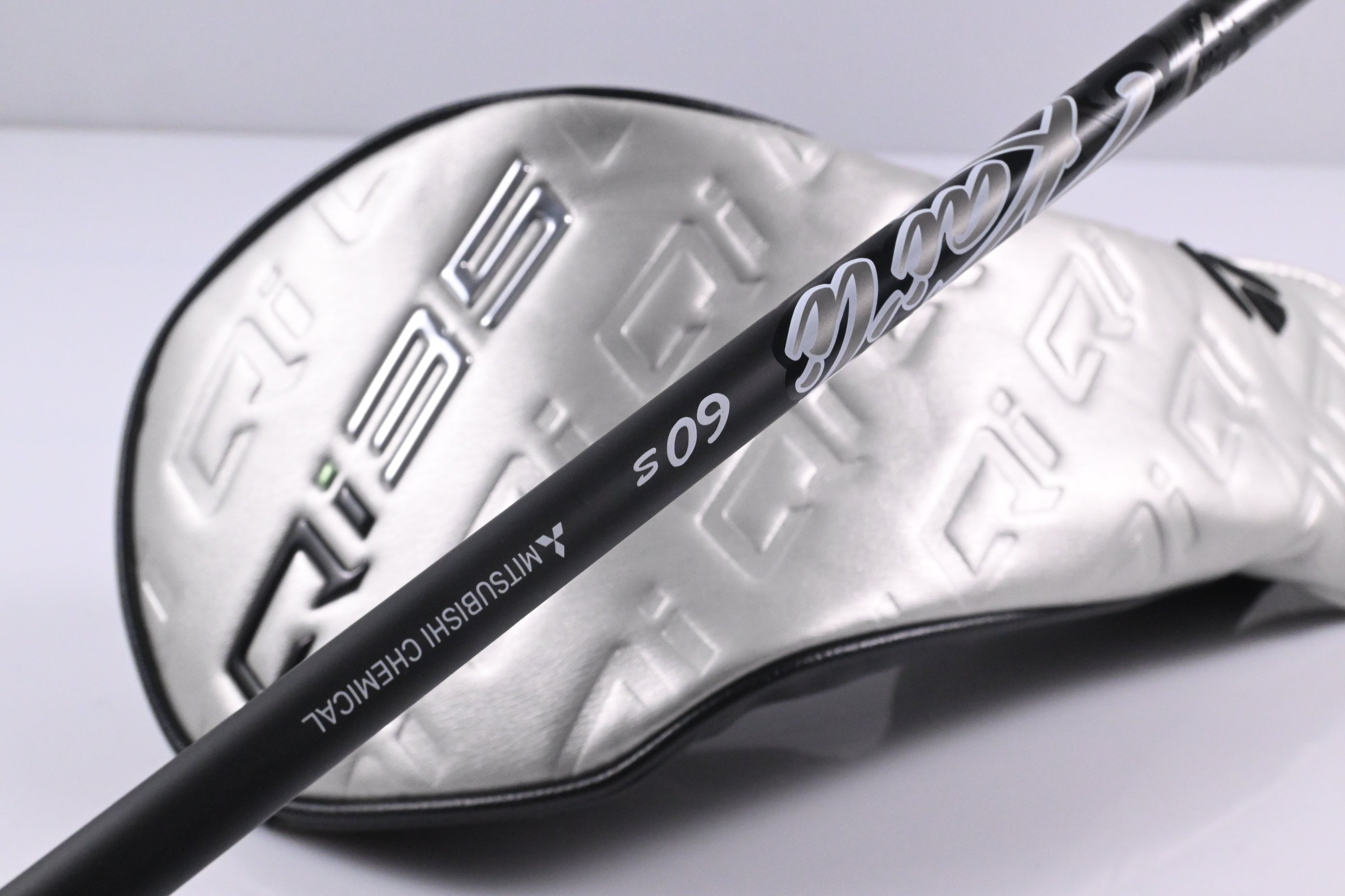 Taylormade Qi35 LS Driver / 9 Degree / Stiff Flex Kai'Li Dark Waves White 60