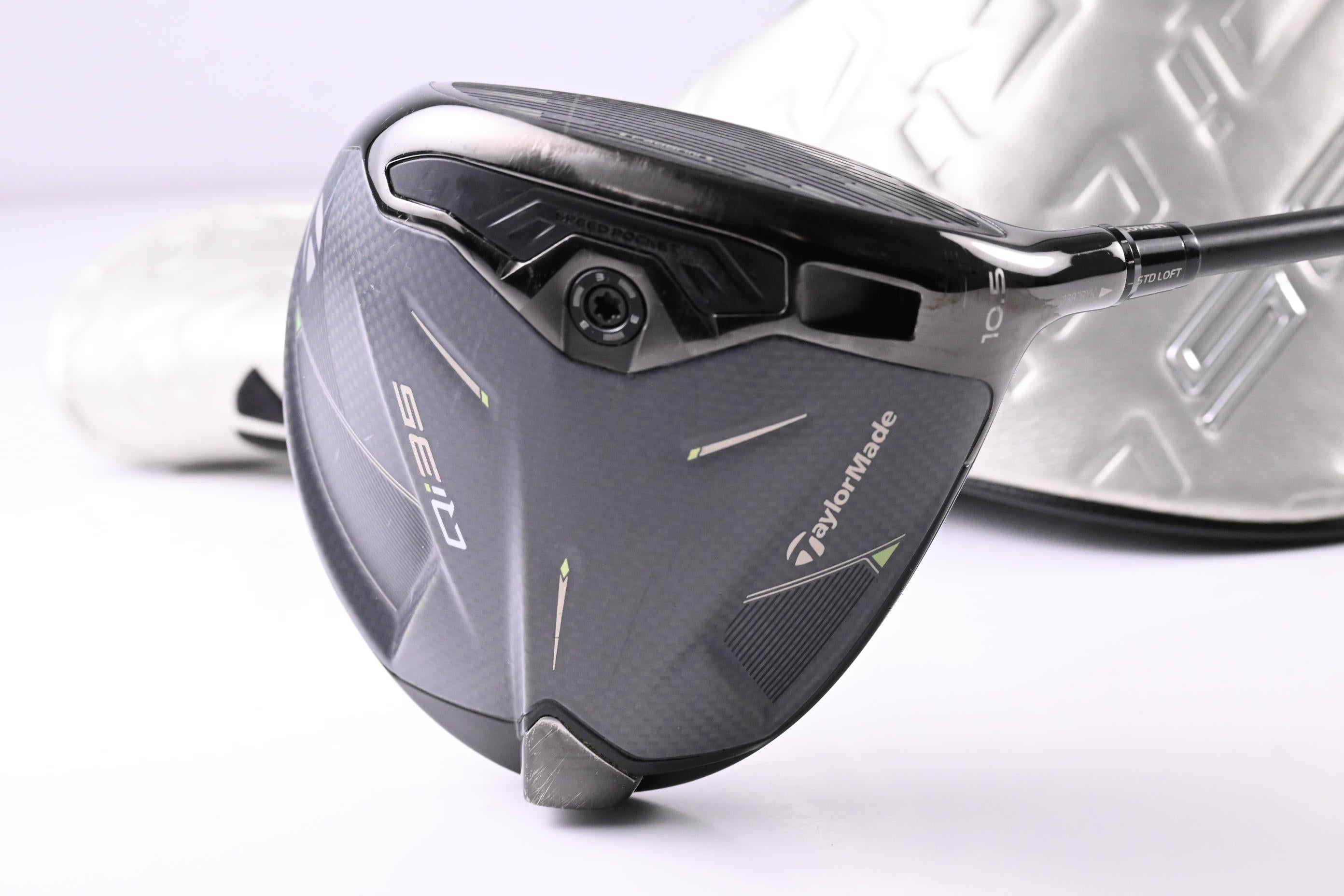 Taylormade Qi35 Driver / 10.5 Degree / Regular Flex Fujikura Ventus Blue 5 Shaft