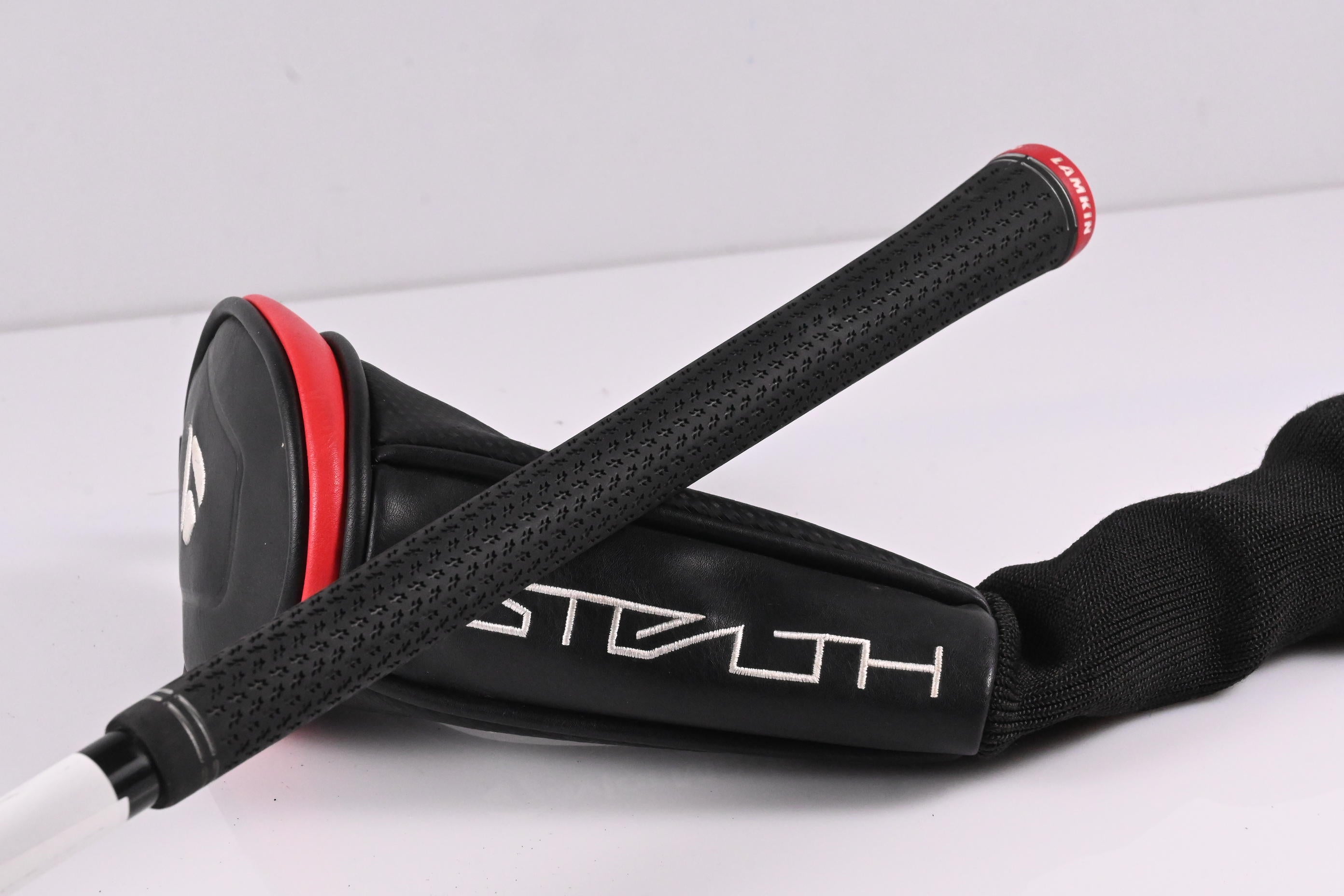 Taylormade Stealth #4 Hybrid / 22 Degree / Regular Flex Fujikura Ventus Red 6