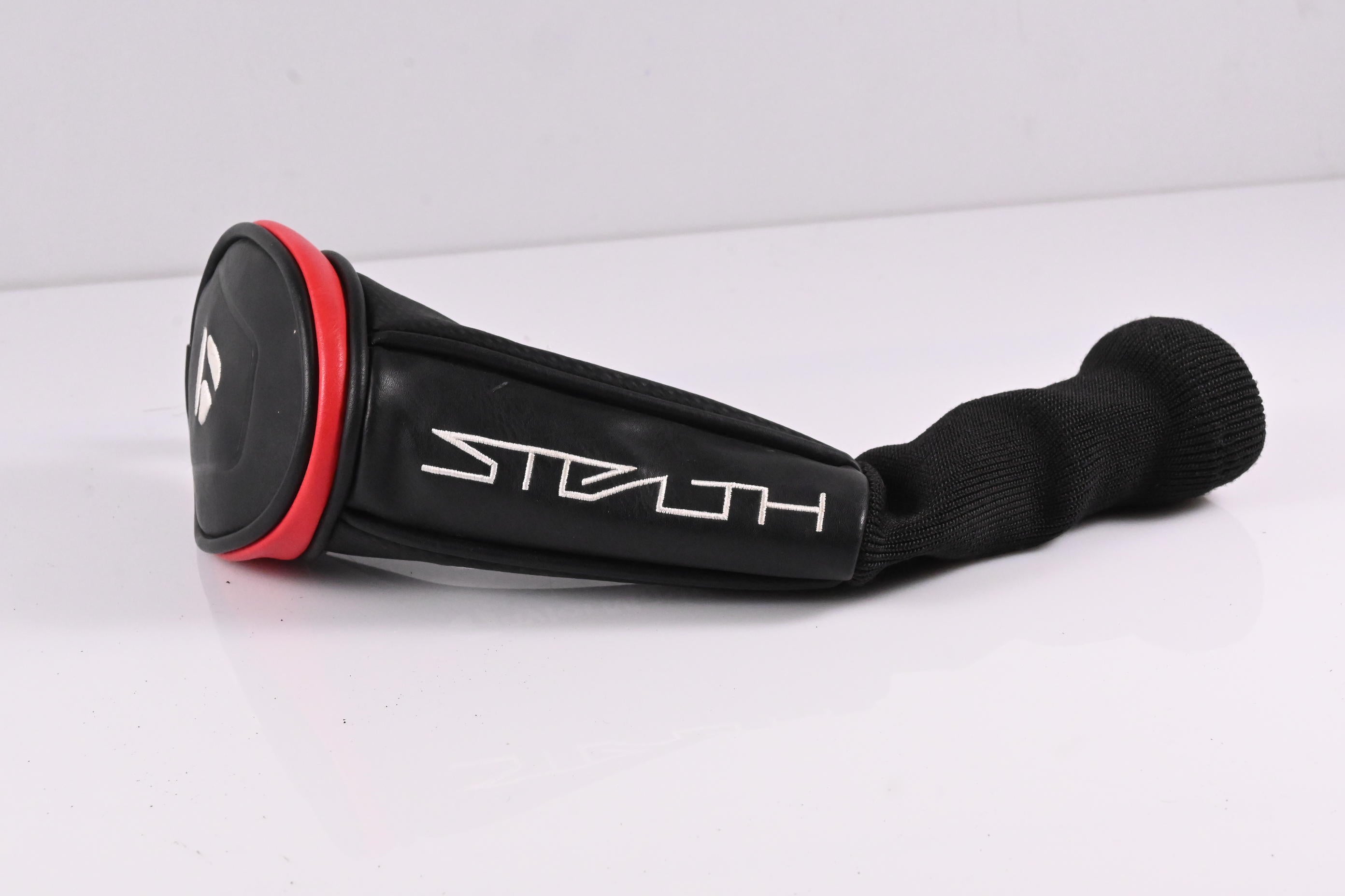 Taylormade Stealth #4 Hybrid / 22 Degree / Regular Flex Fujikura Ventus Red 6