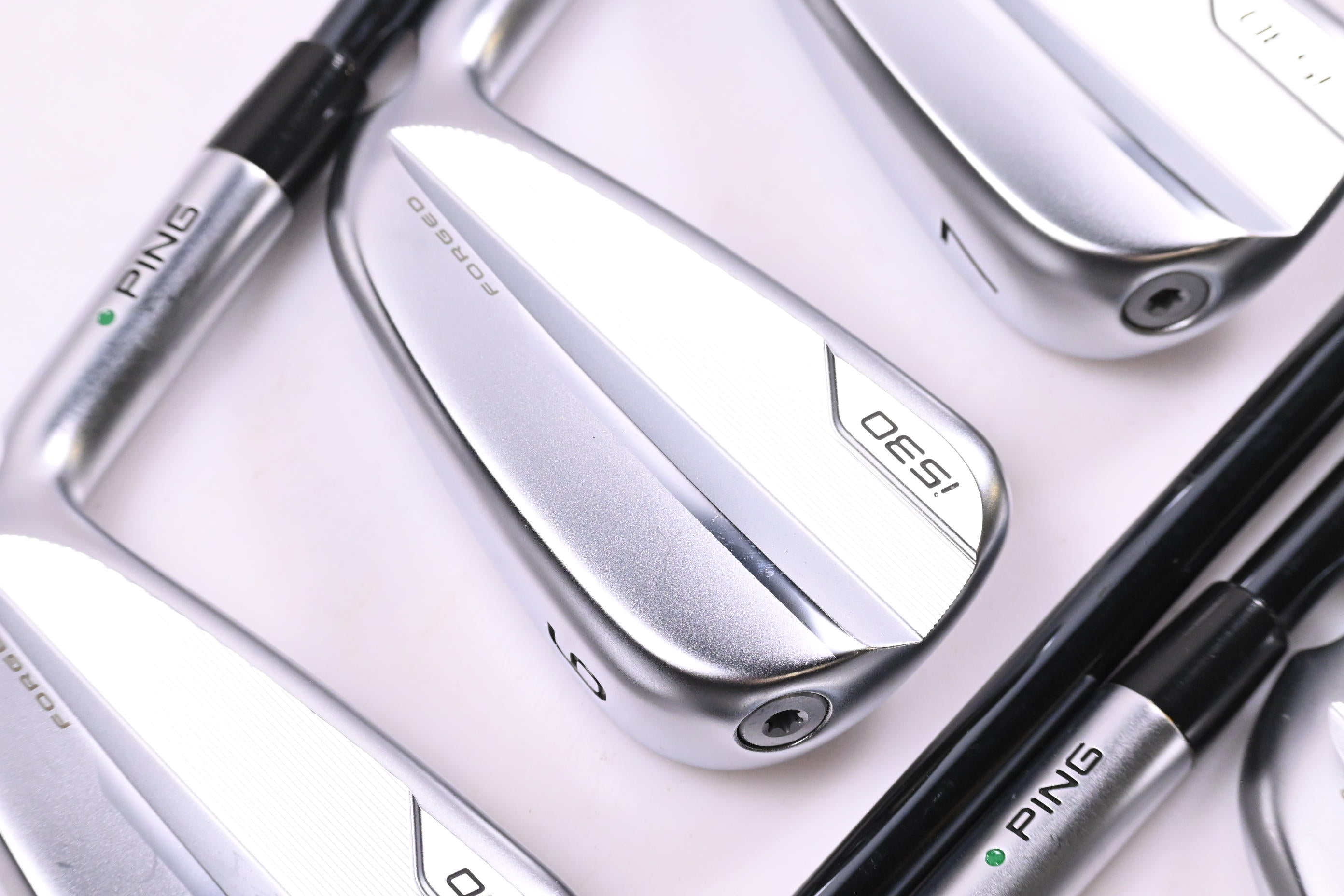 Ping i530 Irons / 5-PW+GW / Green Dot / Senior Flex UST Recoil Dart 65 Shafts