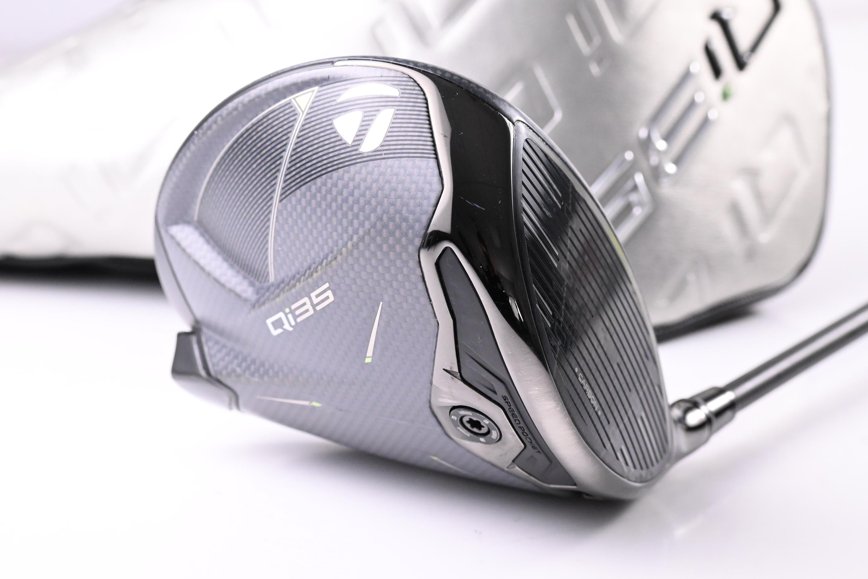 Taylormade Qi35 Driver / 10.5 Degree / Regular Flex Fujikura Ventus Blue 5 Shaft