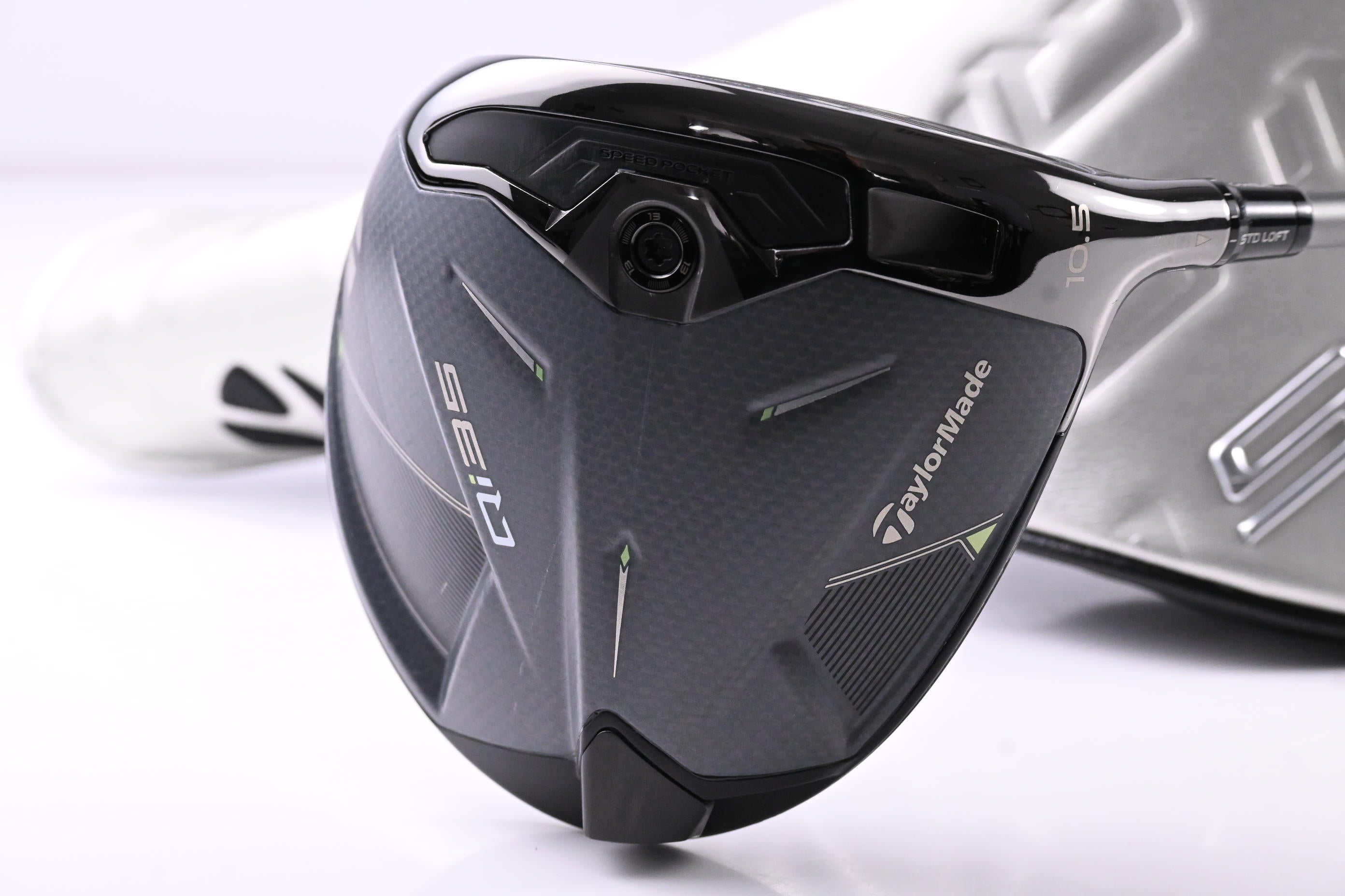 Taylormade Qi35 Driver / 10.5 Degree / Regular Flex Fujikura Air Speeder 50