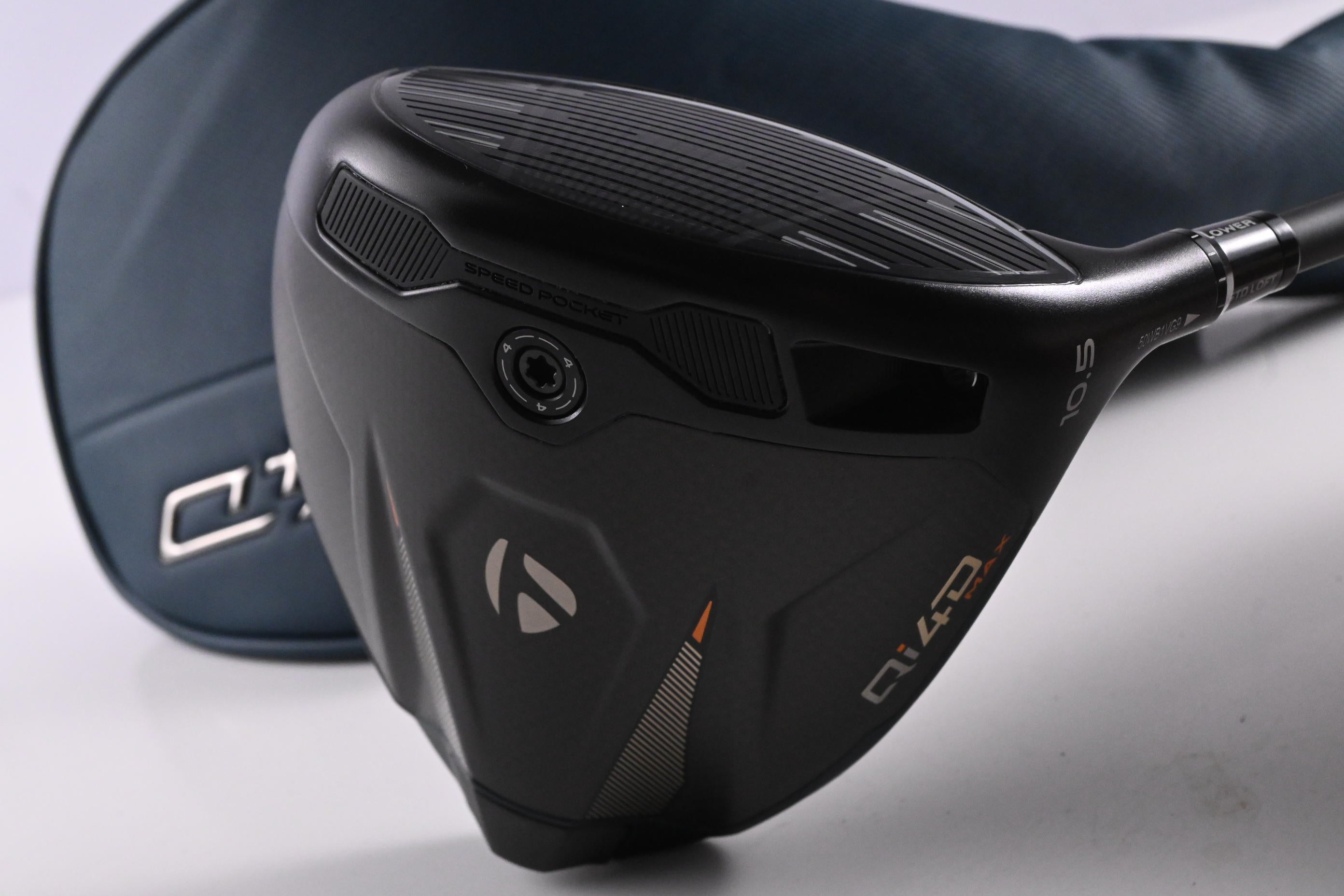 Taylormade Qi4D Max Driver / 10.5 Degree / Regular Flex Reax Blue 50 Shaft