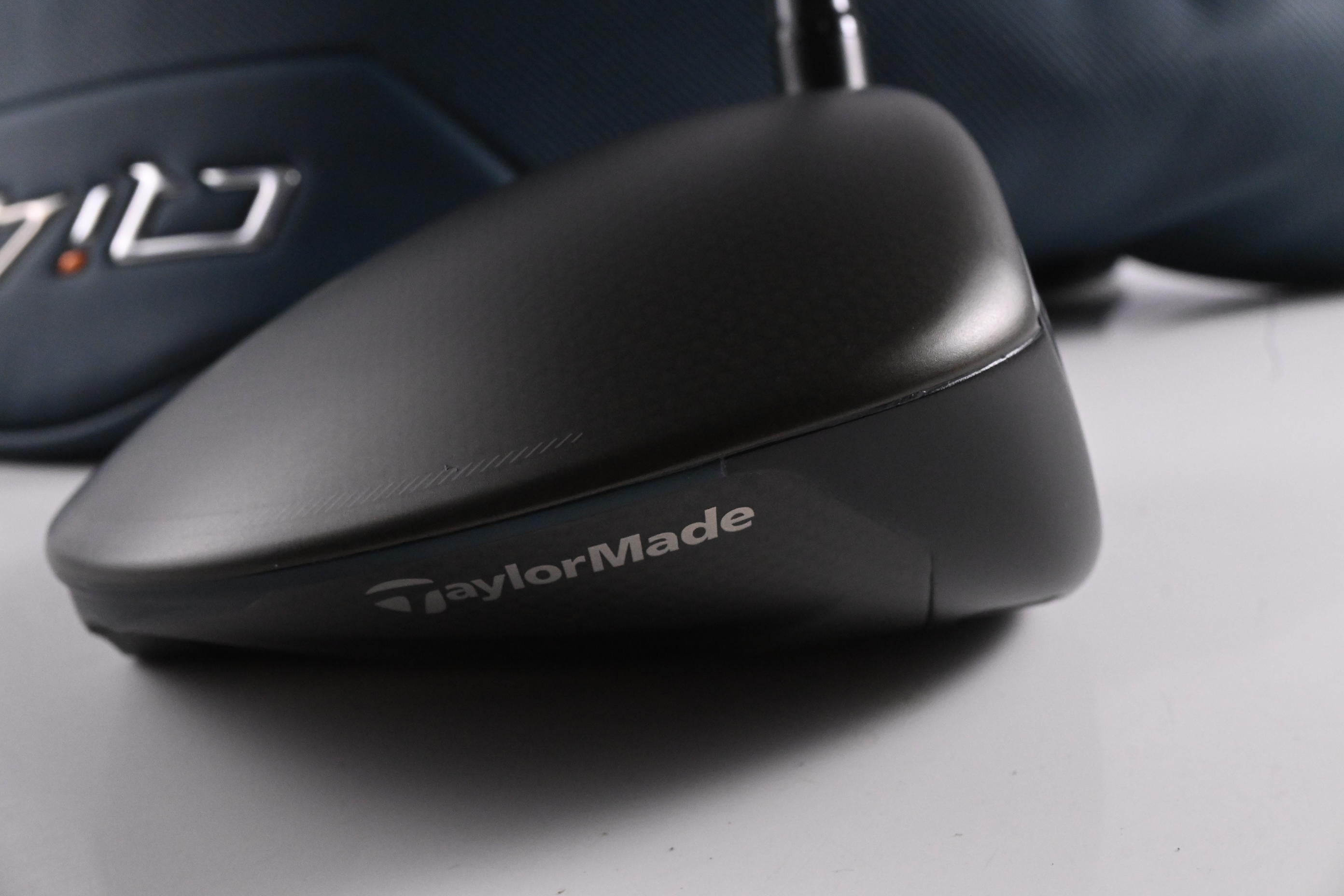 Taylormade Qi4D Max Driver / 10.5 Degree / Regular Flex Reax Blue 50 Shaft