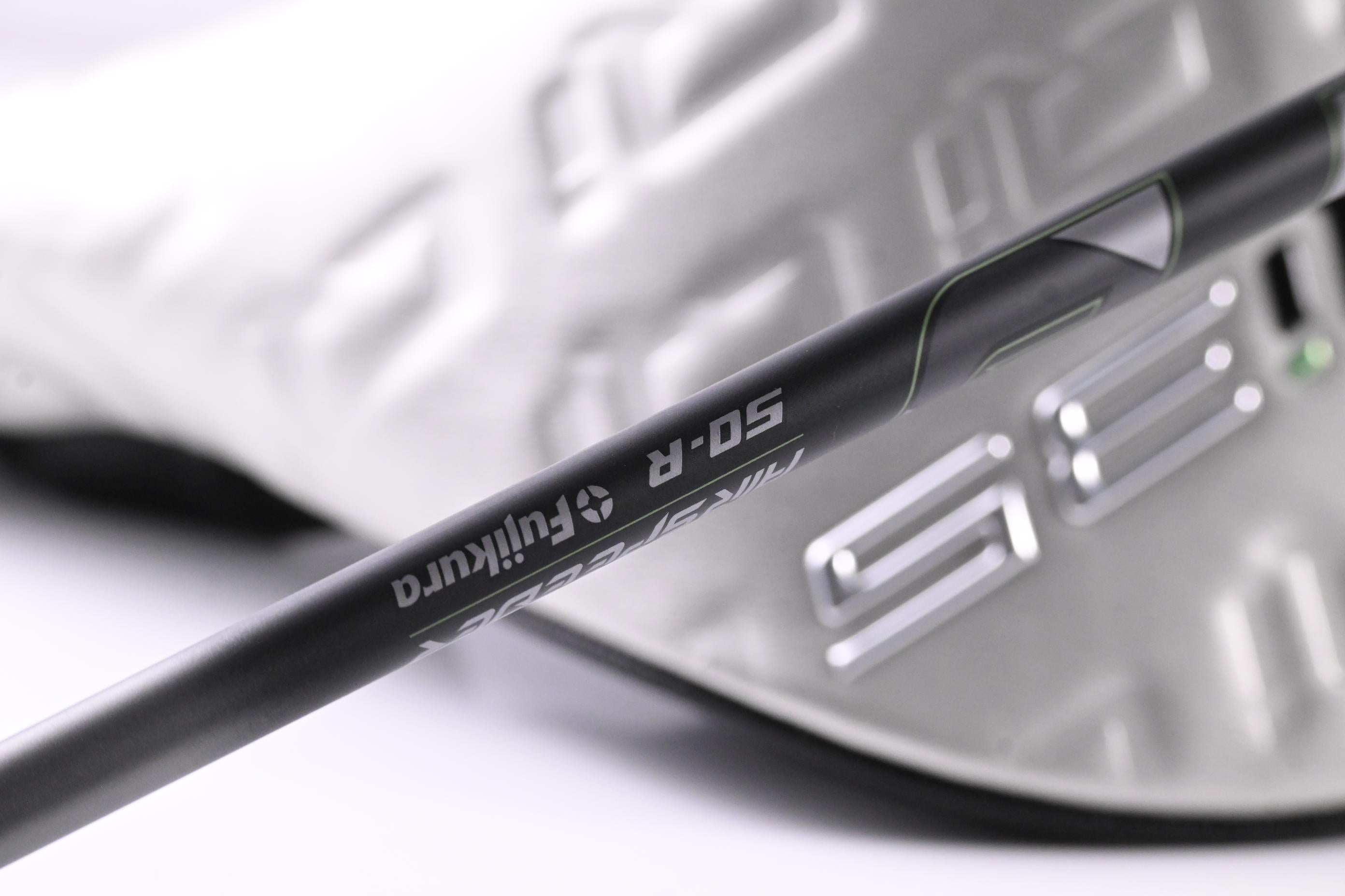 Taylormade Qi35 Driver / 10.5 Degree / Regular Flex Fujikura Air Speeder 50