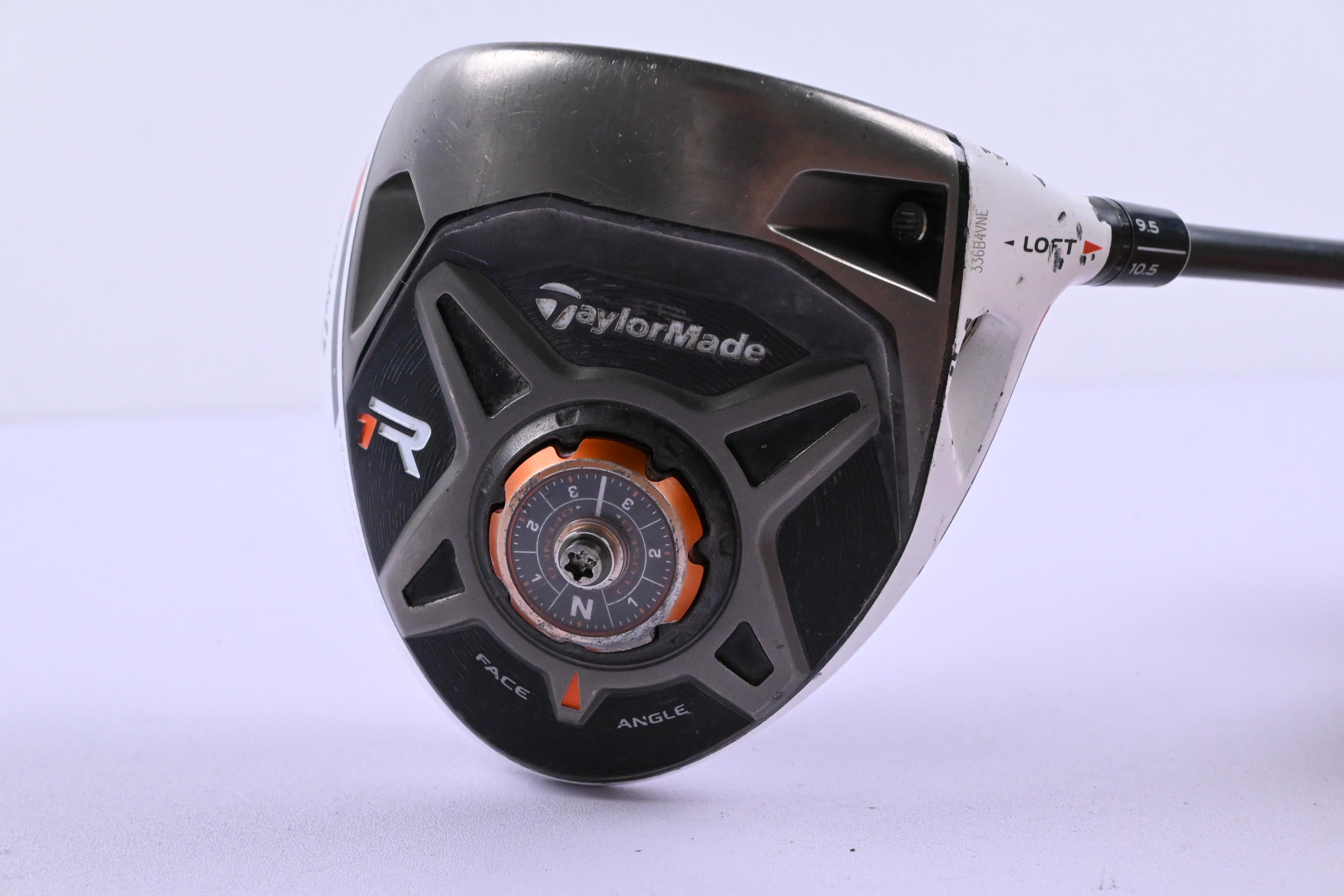 Taylormade R1 Driver / 10.5 Degree / Regular Flex Aldila RIP Phenom 55 Shaft